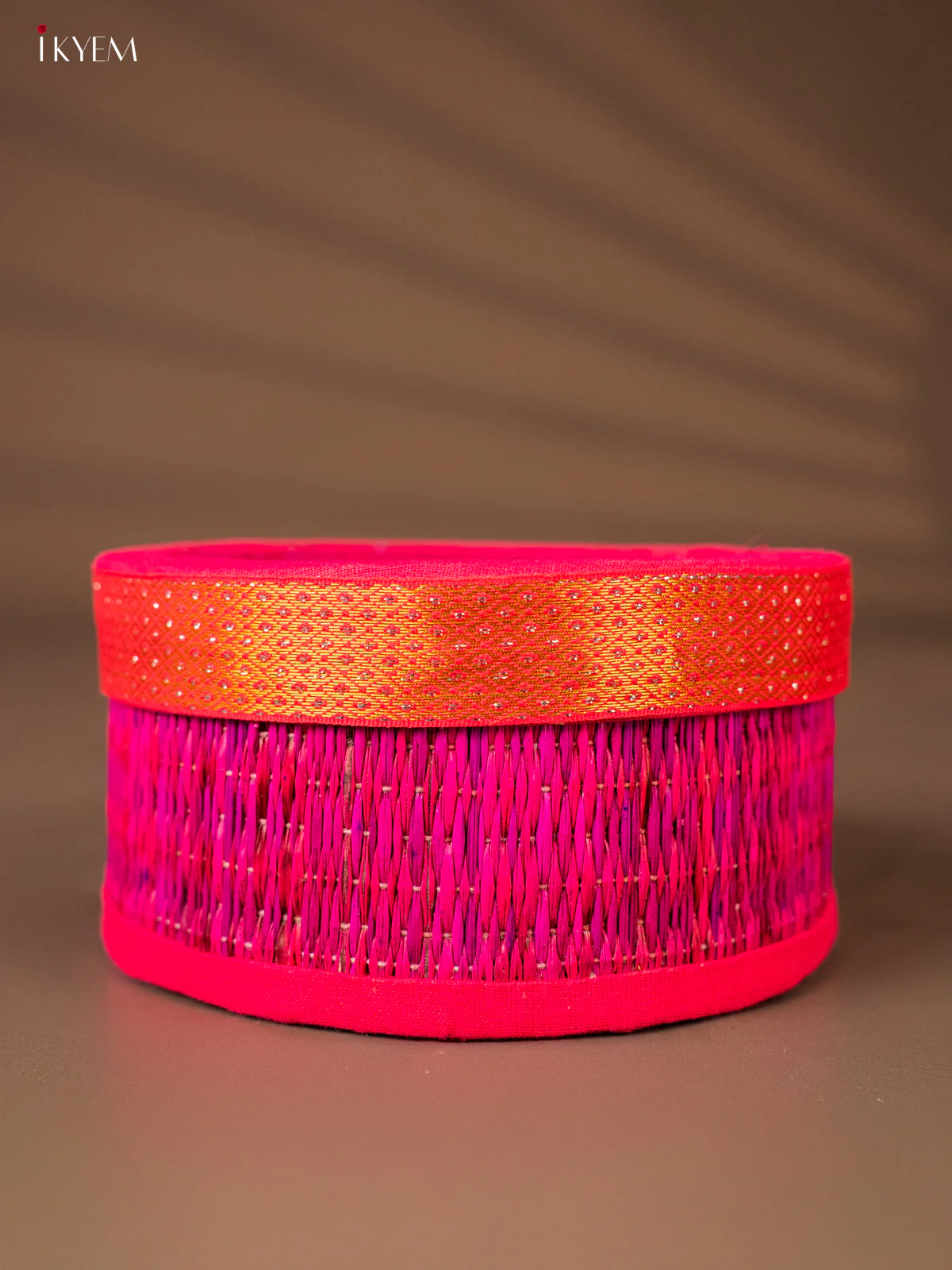 Round Korai Box with Zari borders - Pink - KH01120
