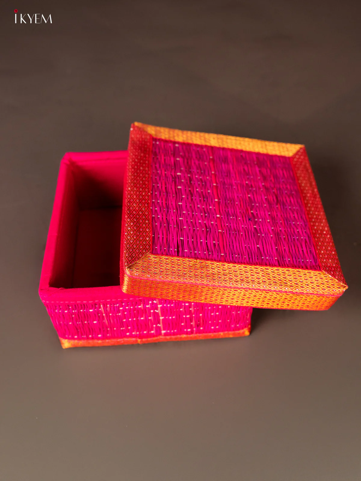 Square Korai Box with Zari borders - Pink - KH01125 - Image 5