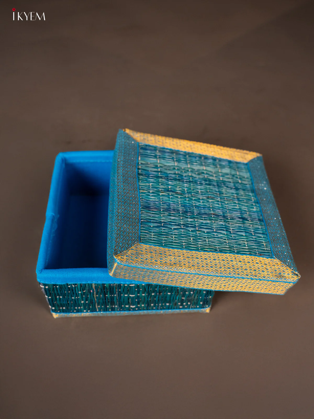 Square Korai Box with Zari borders - light blue - KH01128 - Image 4