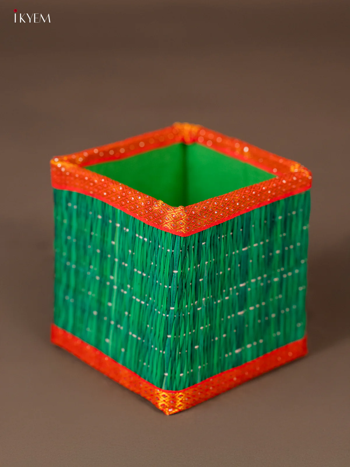 Korai Pen Stand with zari border - Green - KH01132 - Image 2