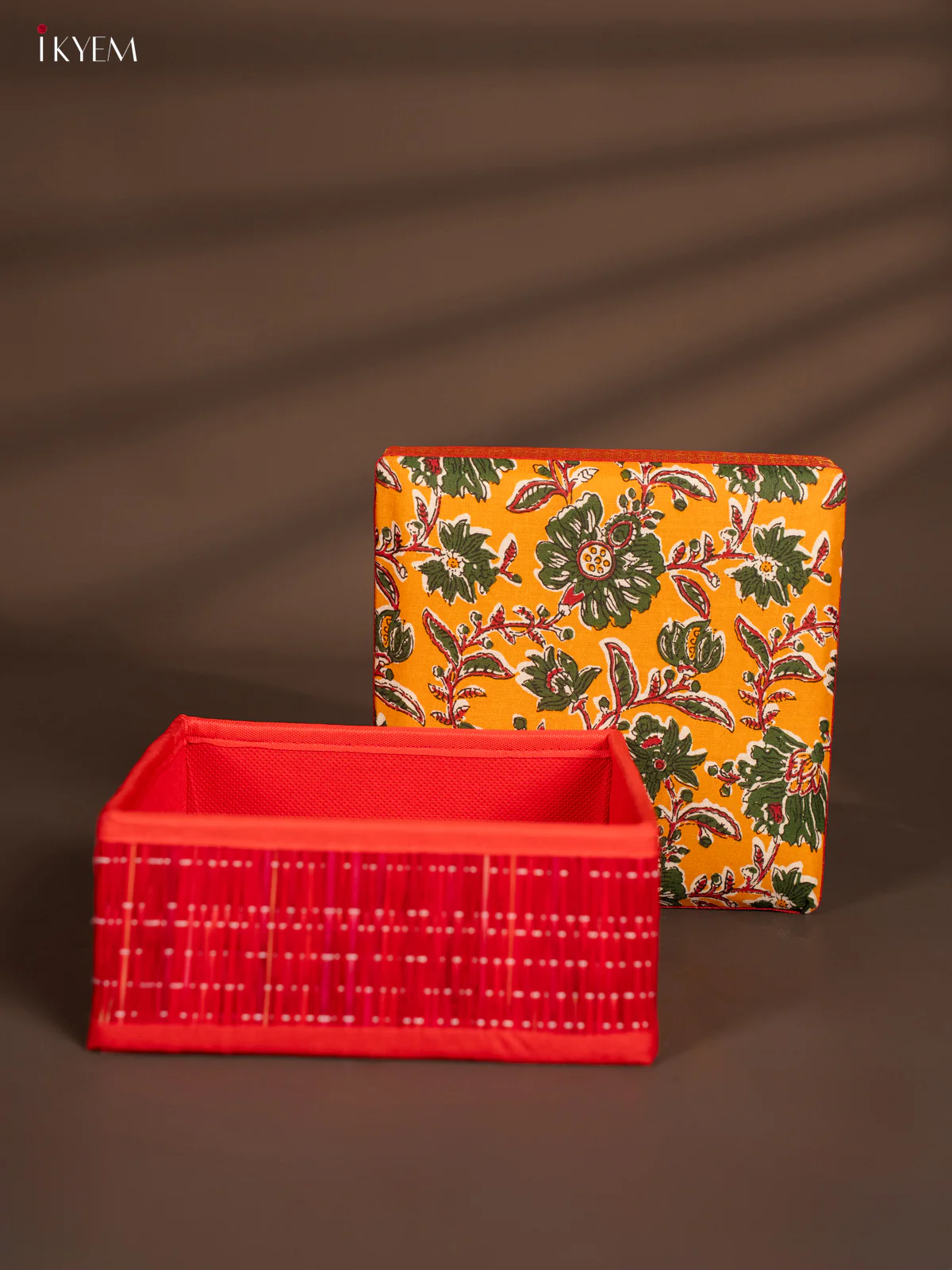 Korai Kalamkari square box - Red - 8*8 Inches - KH14164 - Image 2