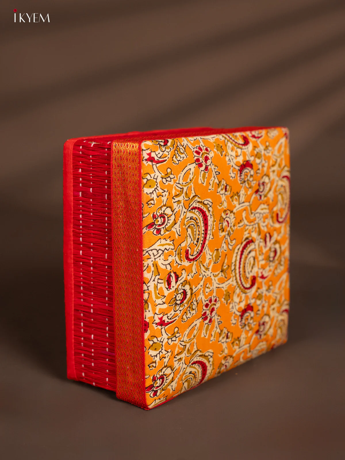 Korai Kalamkari square box - Red - 8*8 Inches - KH14165 - Image 3