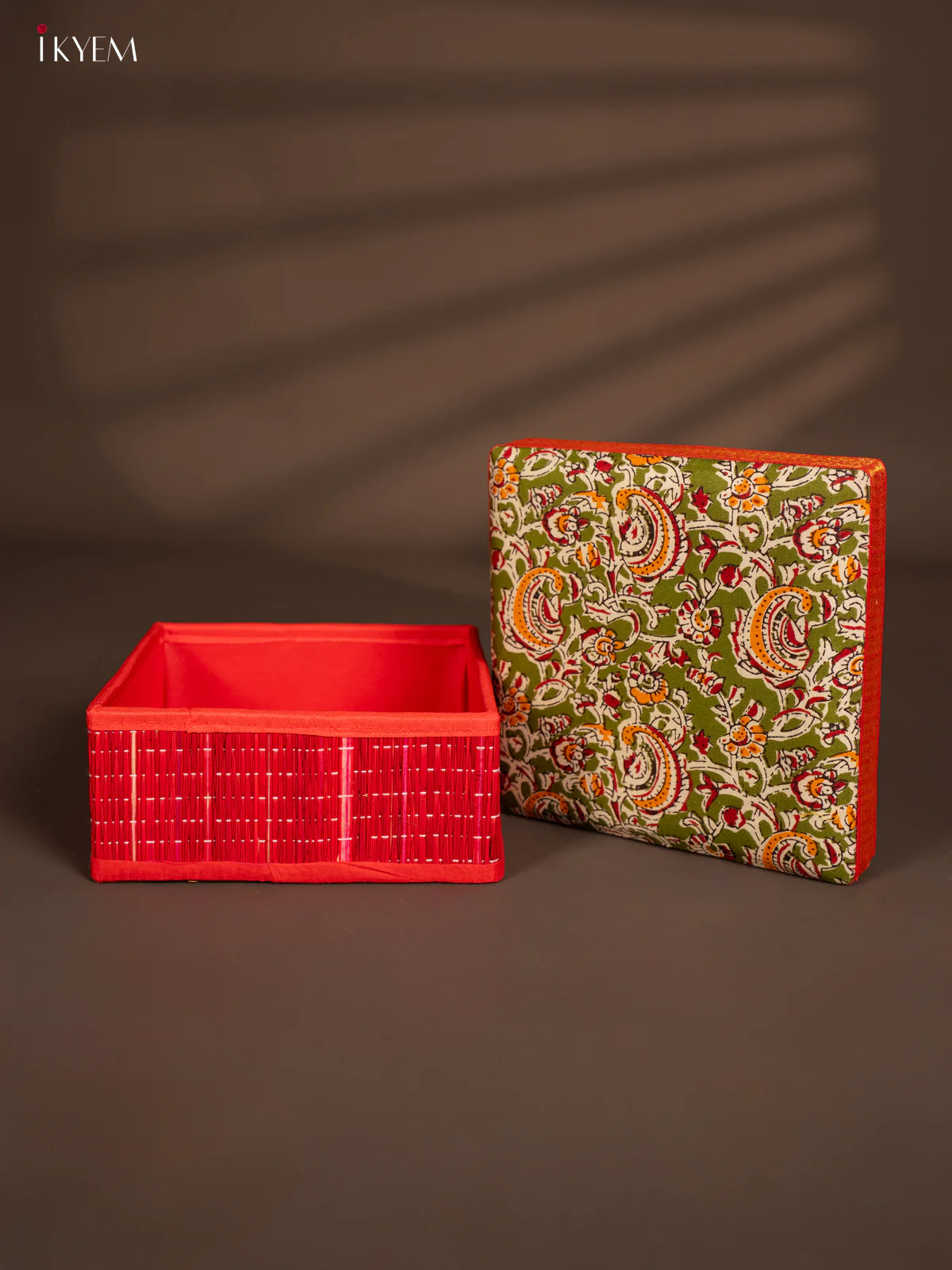 Korai Kalamkari square box - Red - 8*8 Inches - KH14166 - Image 2