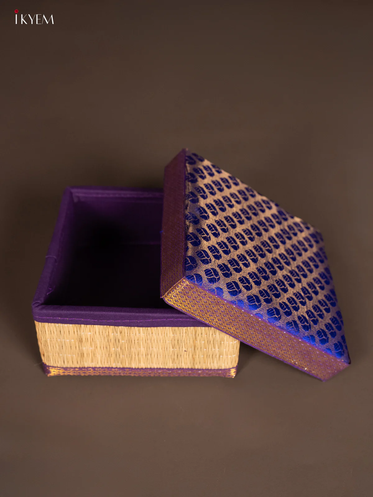Square Korai Box with Banarasi Fabric Top - Blue - KH14188 - Image 4