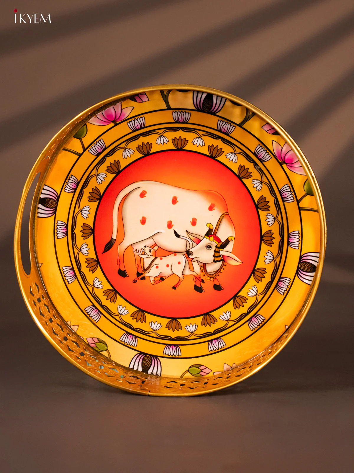 Digital printed Round Metal Tray Cow & Calf - Yellow & Red - 8 Inches - KH22128