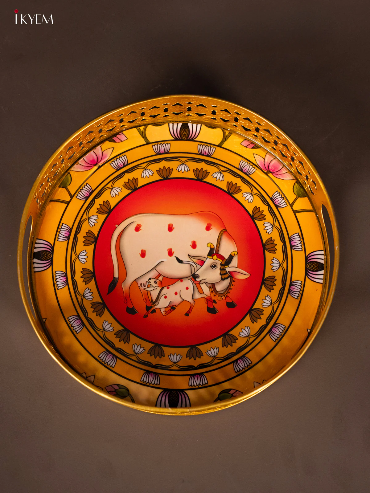Digital printed Round Metal Tray Cow & Calf - Yellow & Red - 8 Inches - KH22128 - Image 3