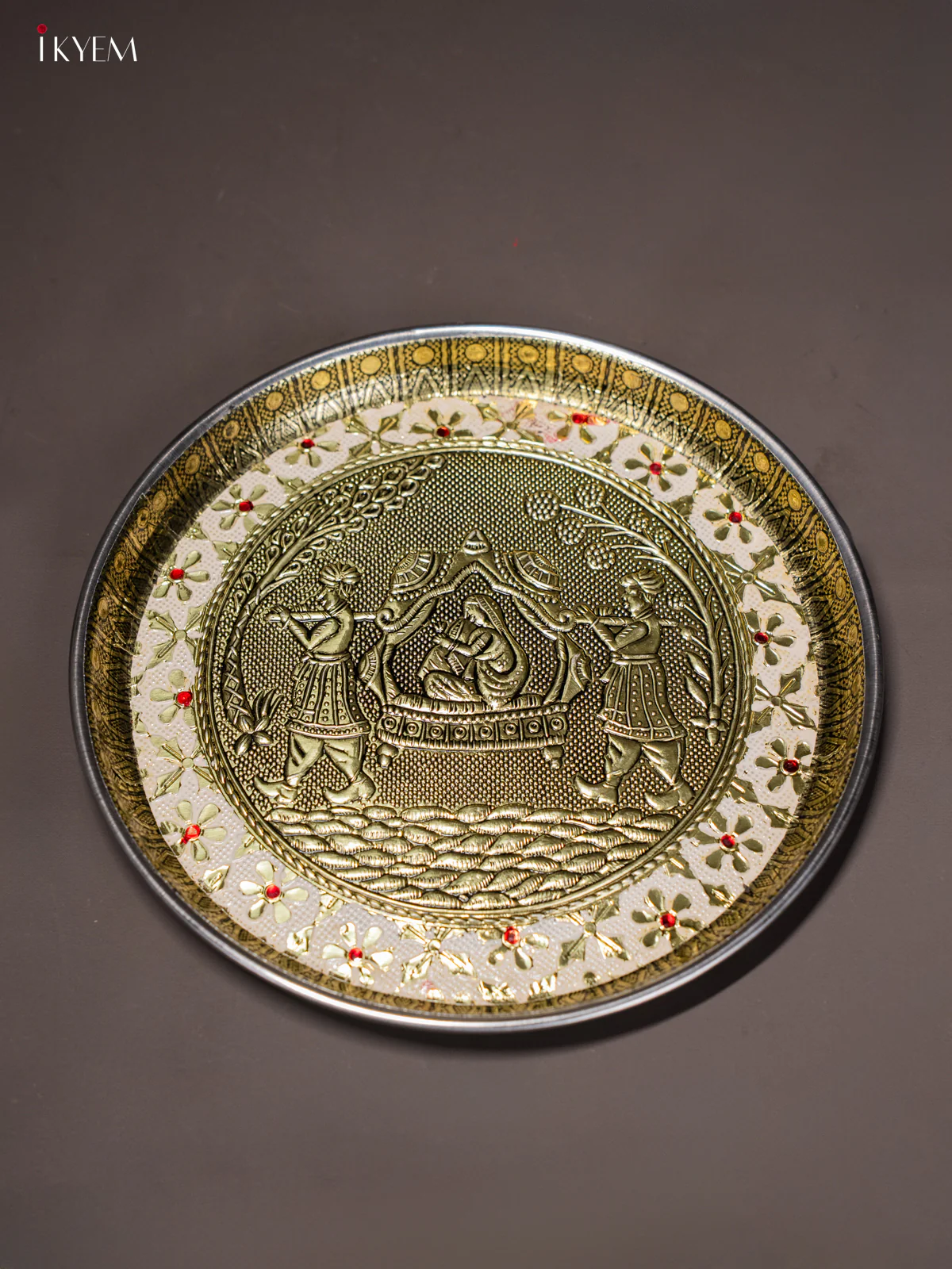 White Meenakari Plate with Oxidized Pallakku Design - 8 Inches - KI02128 - Image 3