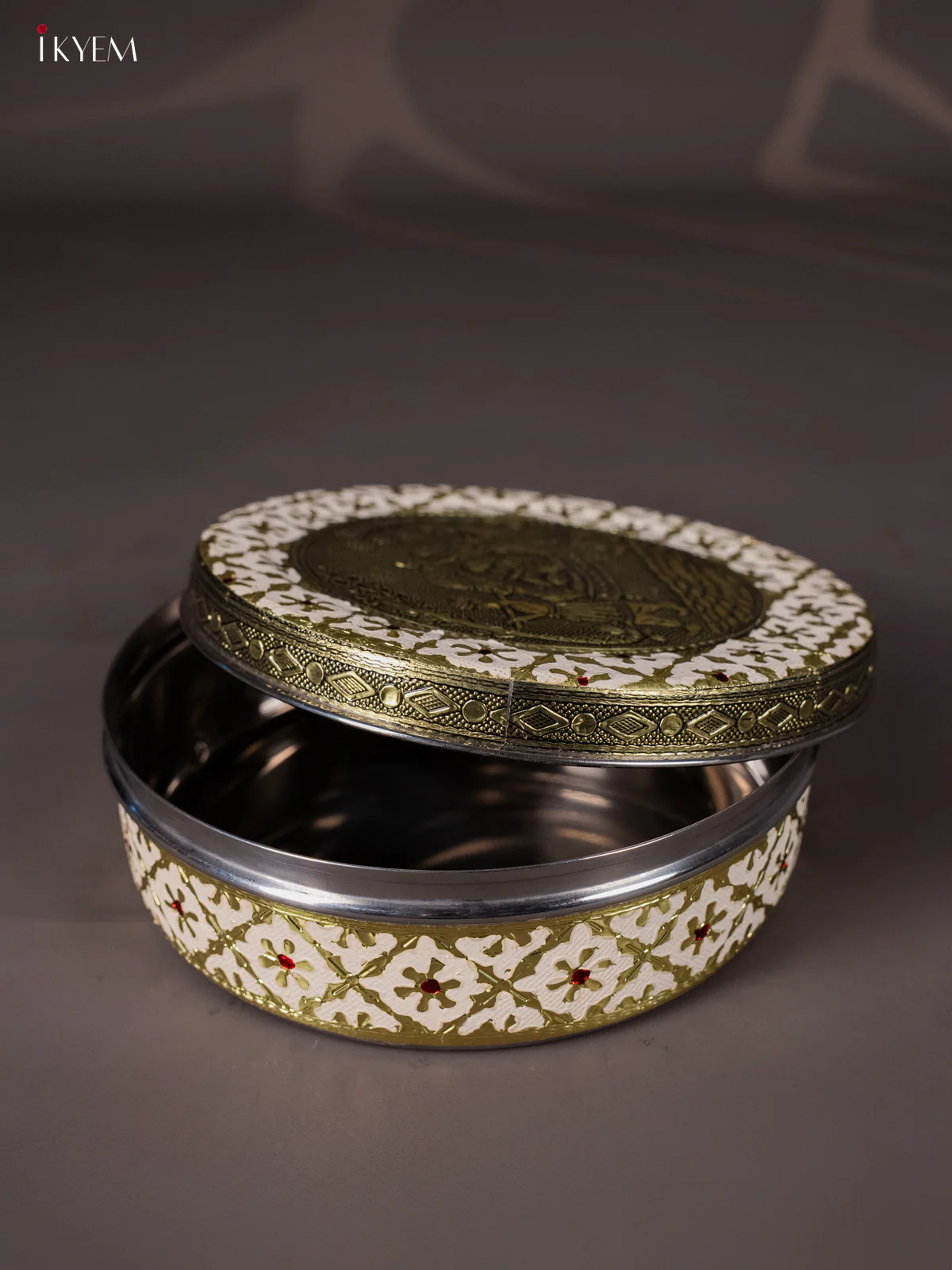 White Meenakari Box with Oxidized Pallakku Design - 8 Inches- KI02138 - Image 3