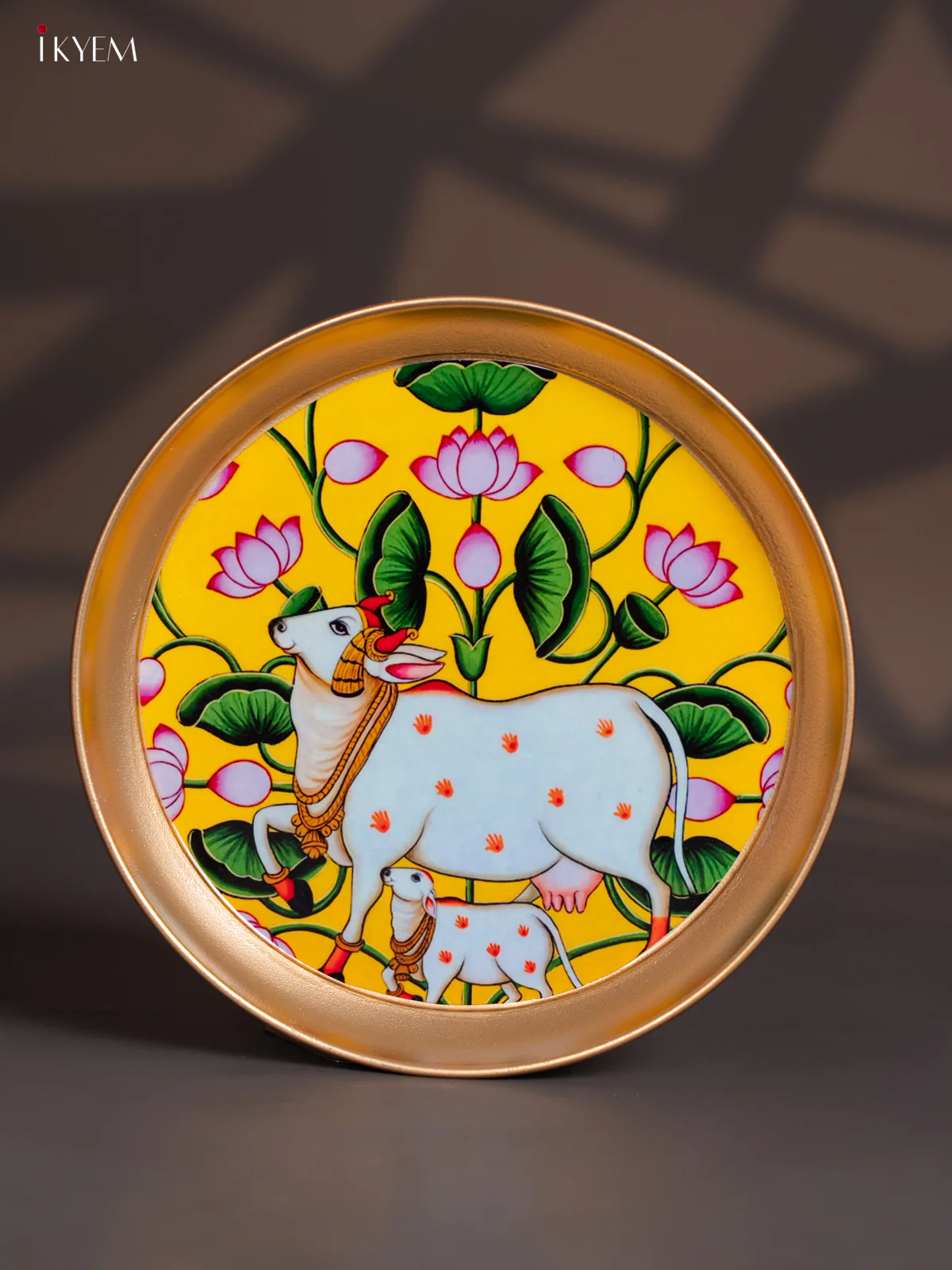 Brass Coated Plate Cow & calf- yellow - 8 Inches - KI06123