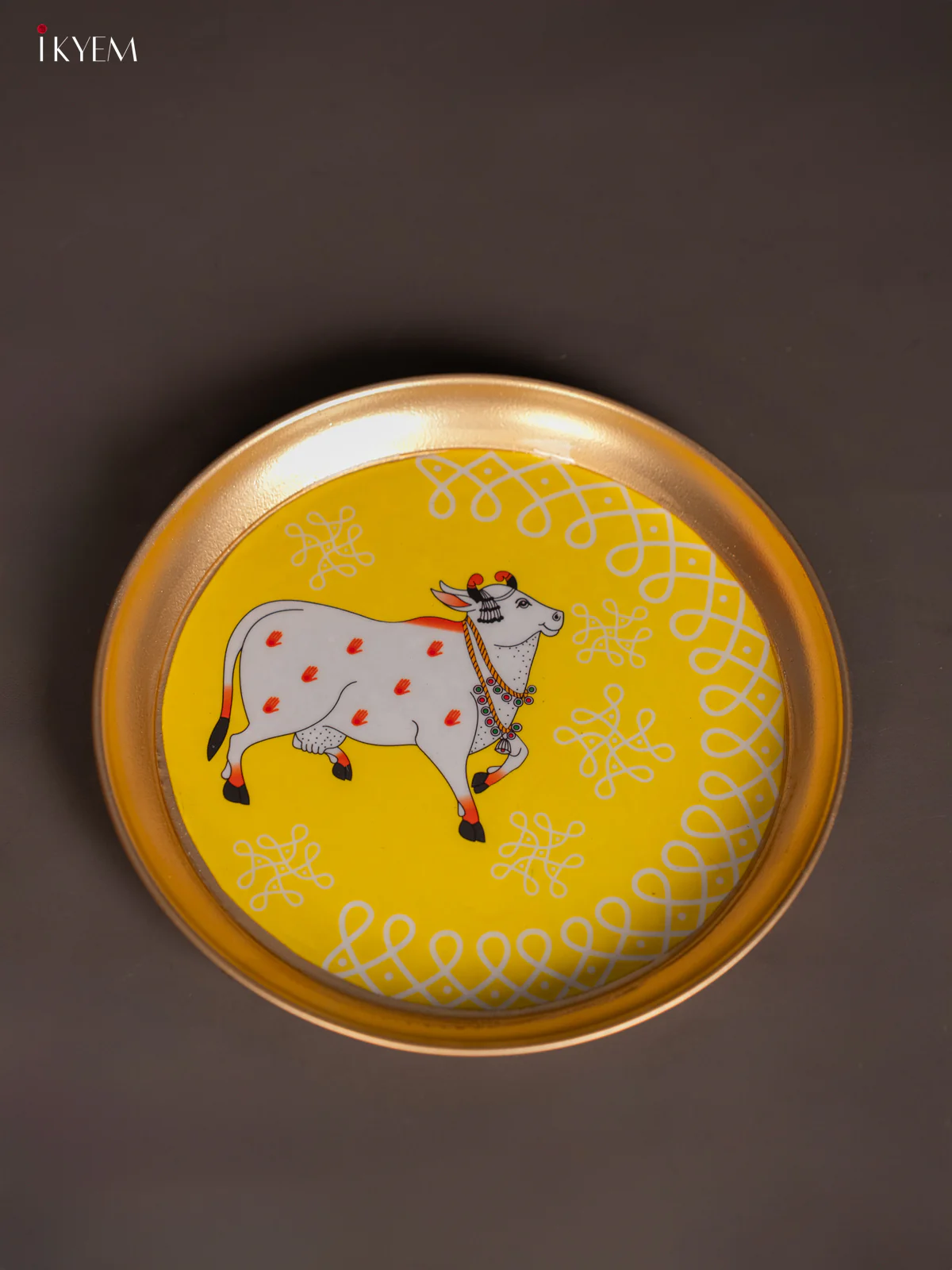 Brass Coated Plate Cow Kolam - yellow -8 Inches - KI06136 - Image 3