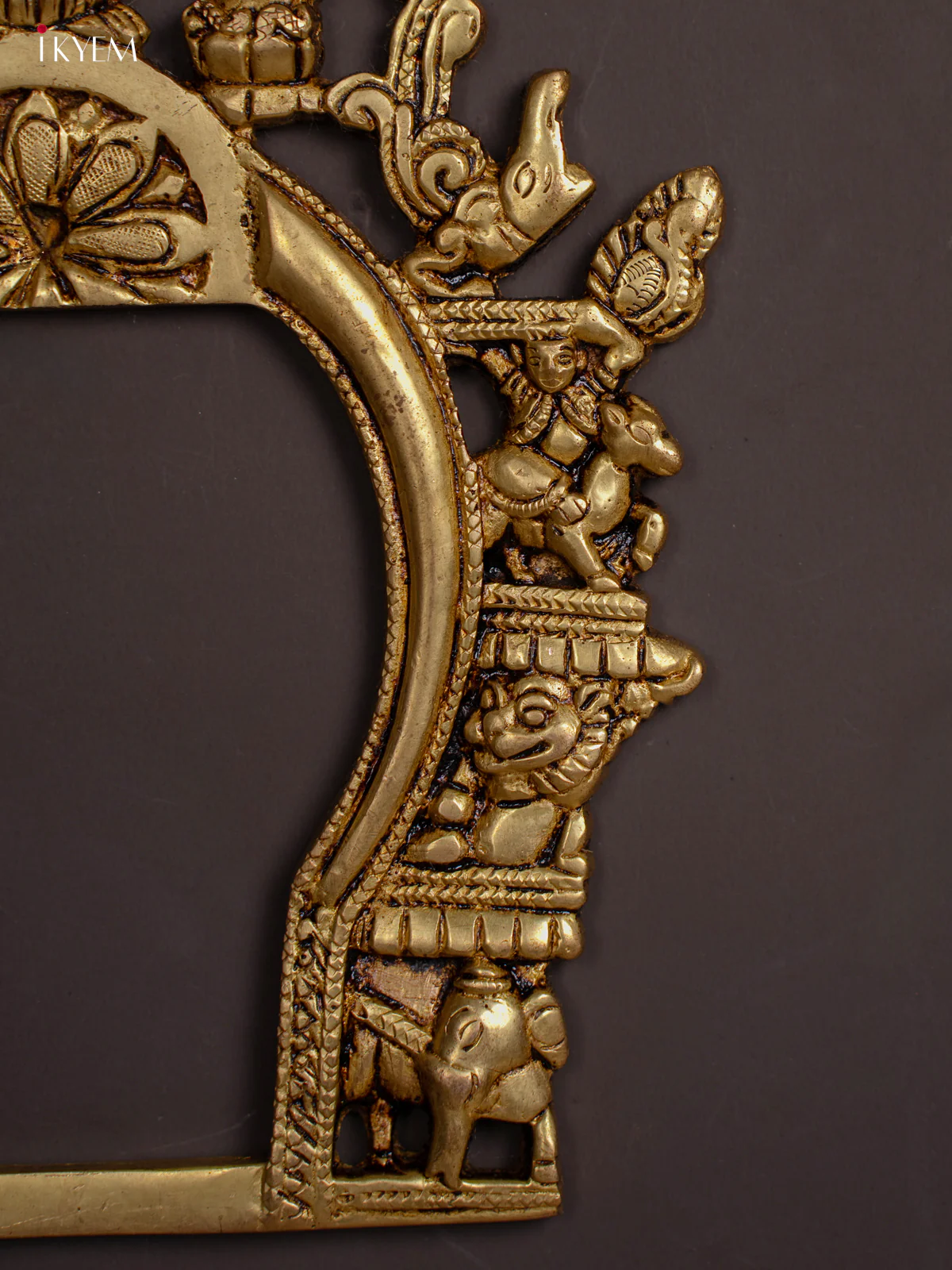 Brass Thirvatchi Arch 8 Inches - KI07120 - Image 4