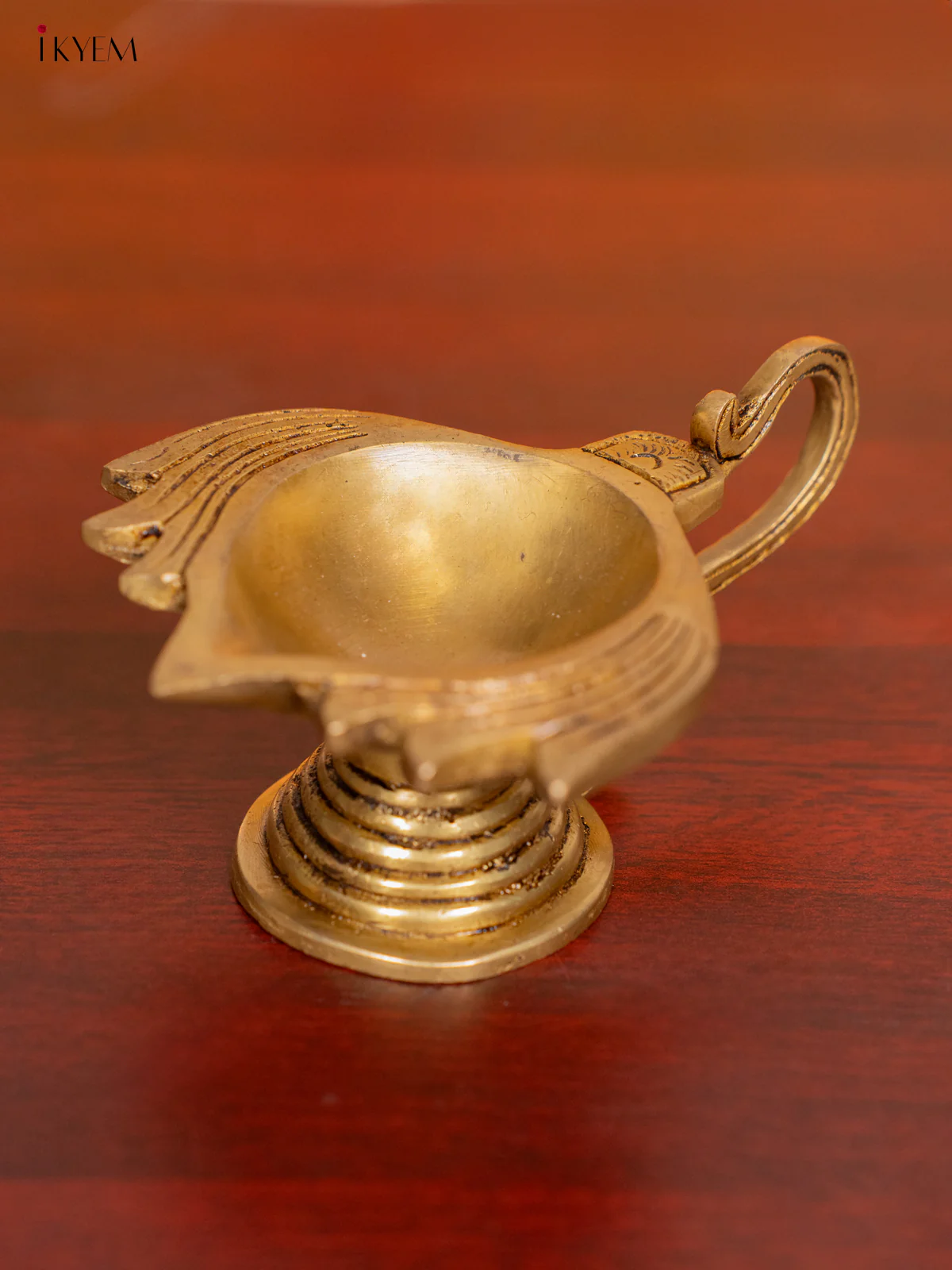 Brass Lotus Aarti Diya - 2 Inches - KI07121 - Image 4