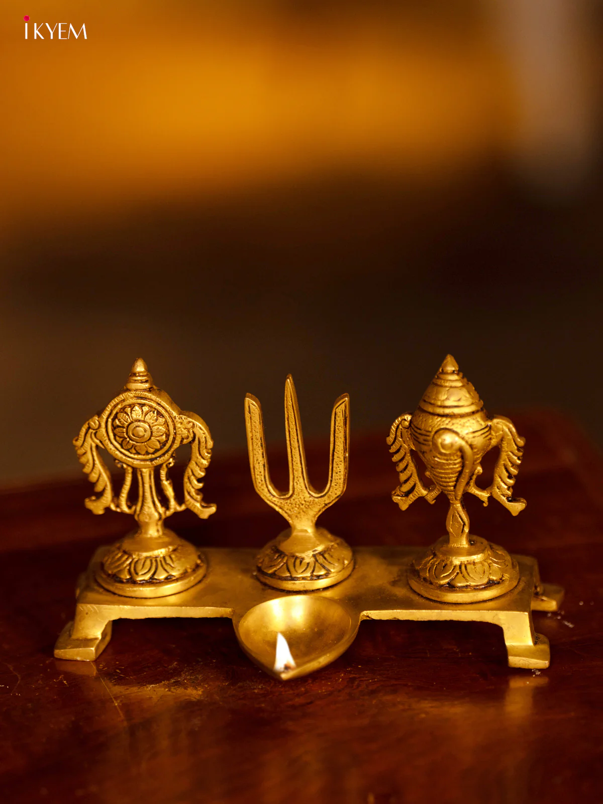 Brass Naam Shank Chakra Stand With Diya - KK26175 - Image 6