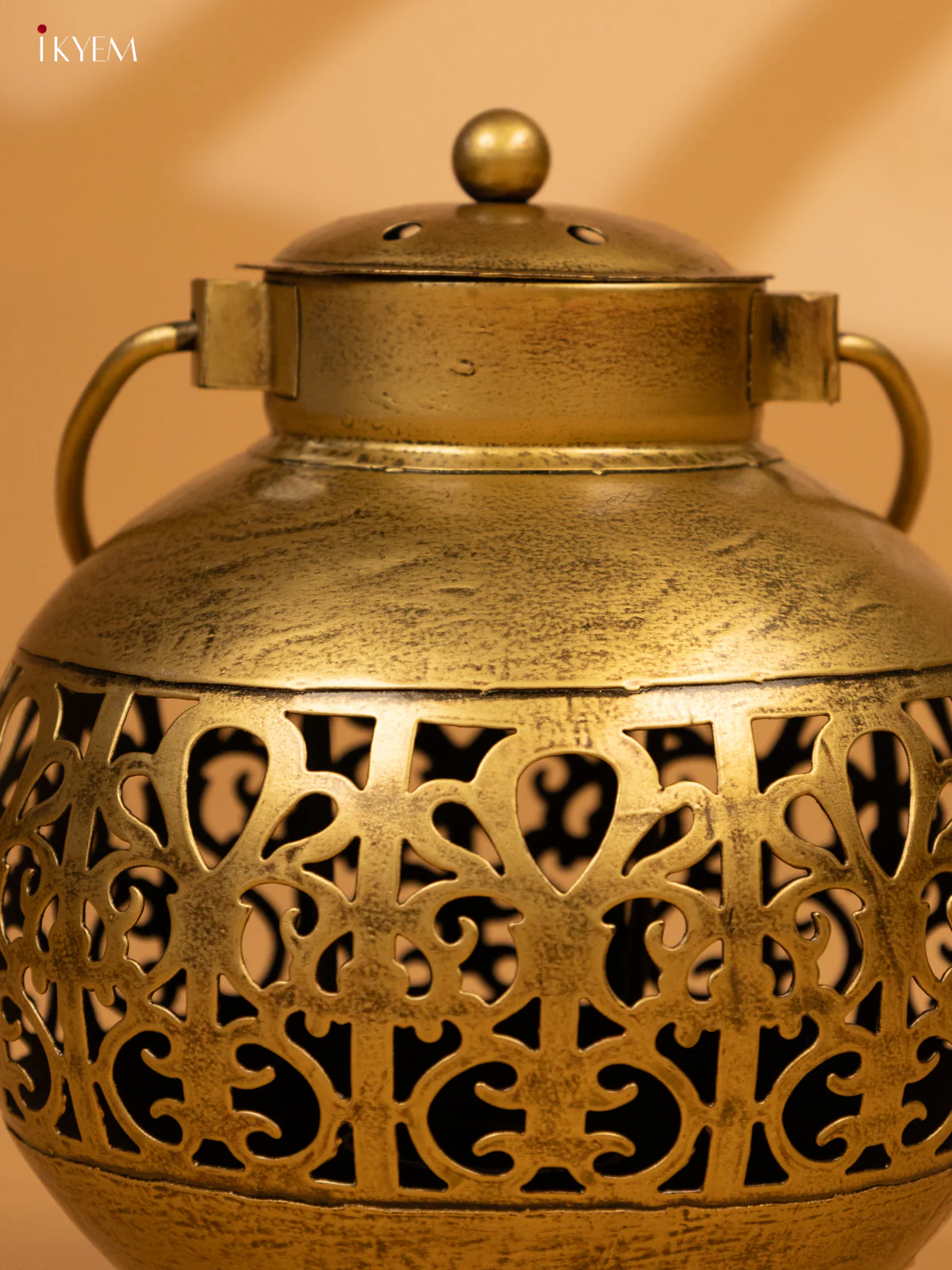 Iron Hanging Block T-light in Jhaali Pattern - KL04113 - Image 3