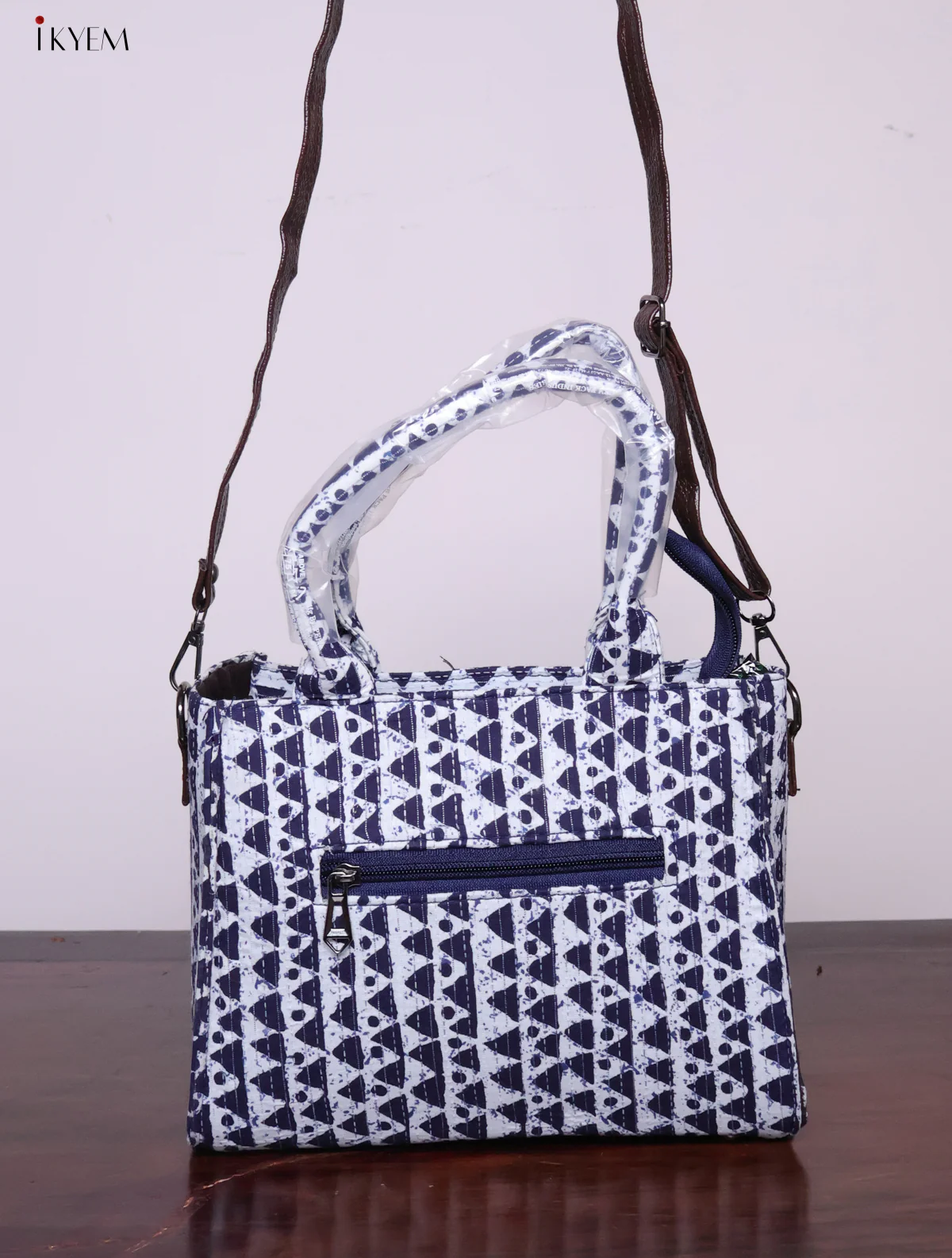 Printed Handbag with Sling - White - KL20126 - Image 3