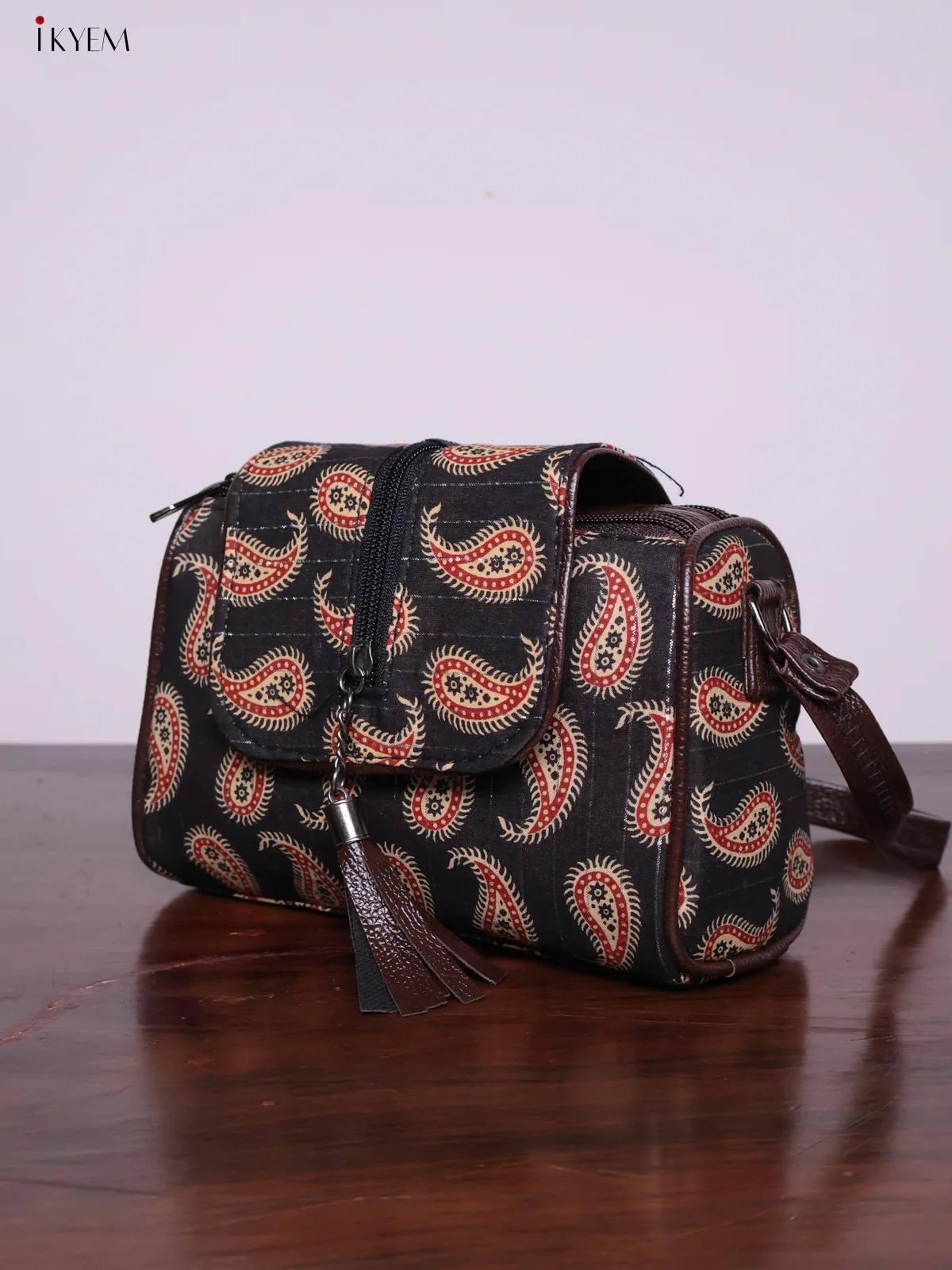Cotton Printed Sling Bag - Black - KL20137 - Image 5