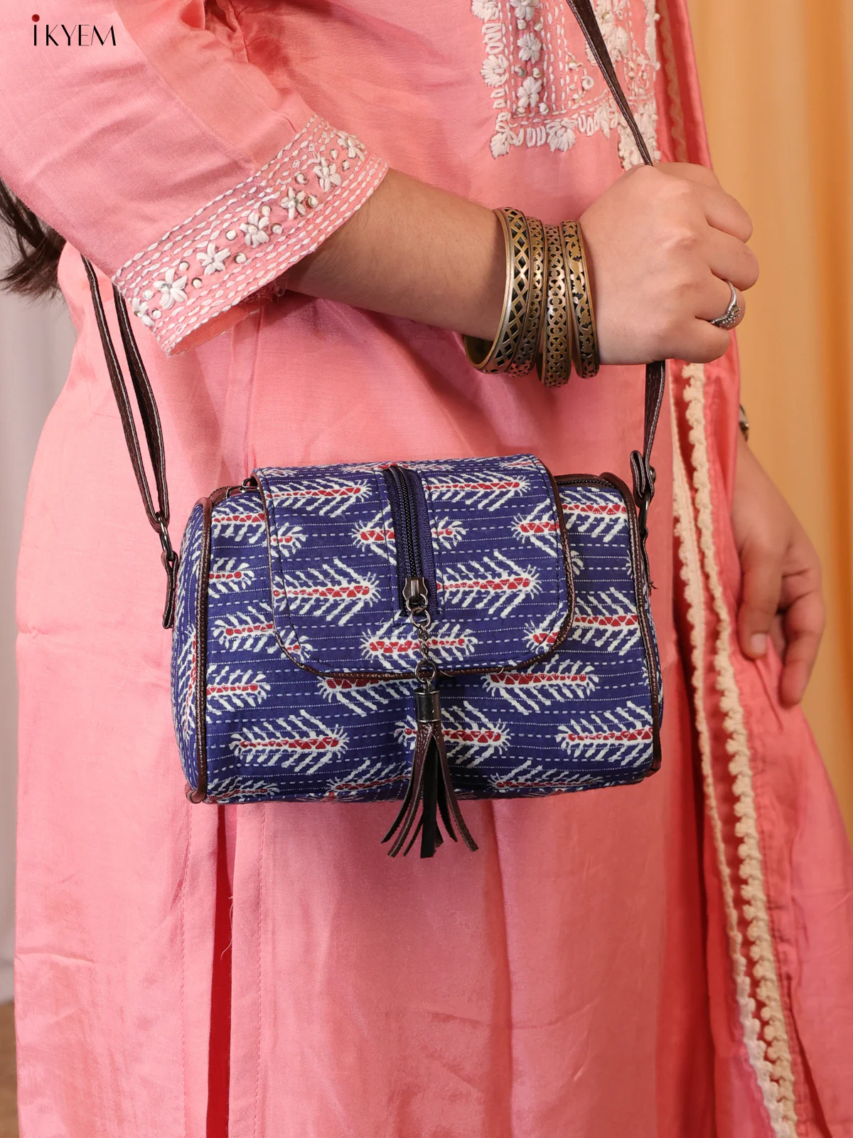 Cotton Printed Sling Bag - Floral Indigo - KL20143 - Image 2