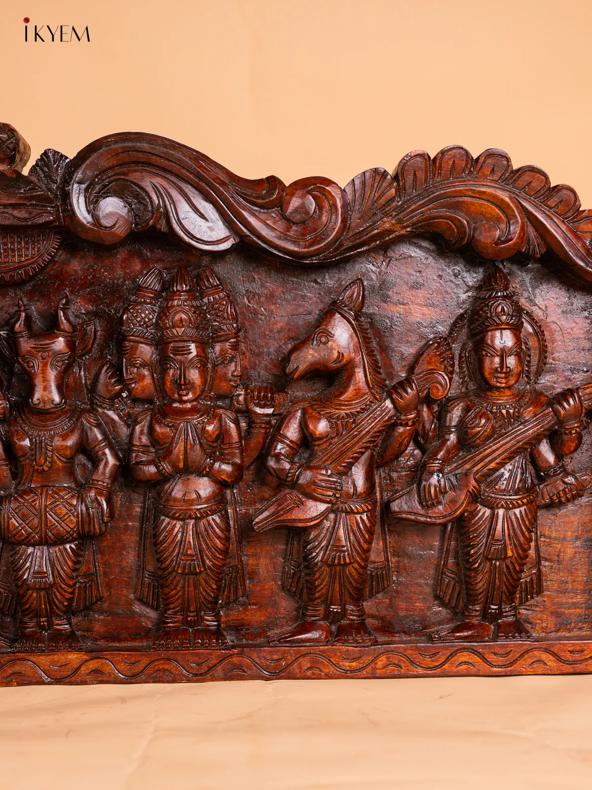 Wooden Carved Meenakshi Sundareswarar Thirukalyanam Panel - 14 Inch - KN01133 - Image 3