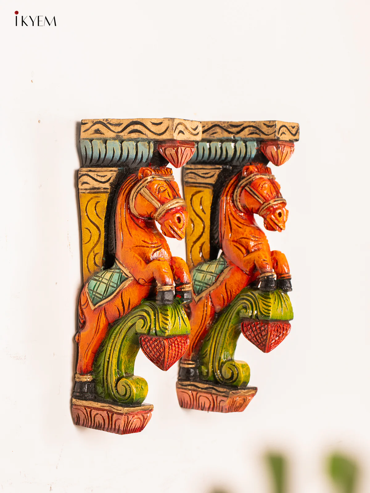 Hand-Painted Wooden Horse Wall bracket - 15 Inch - KN01147