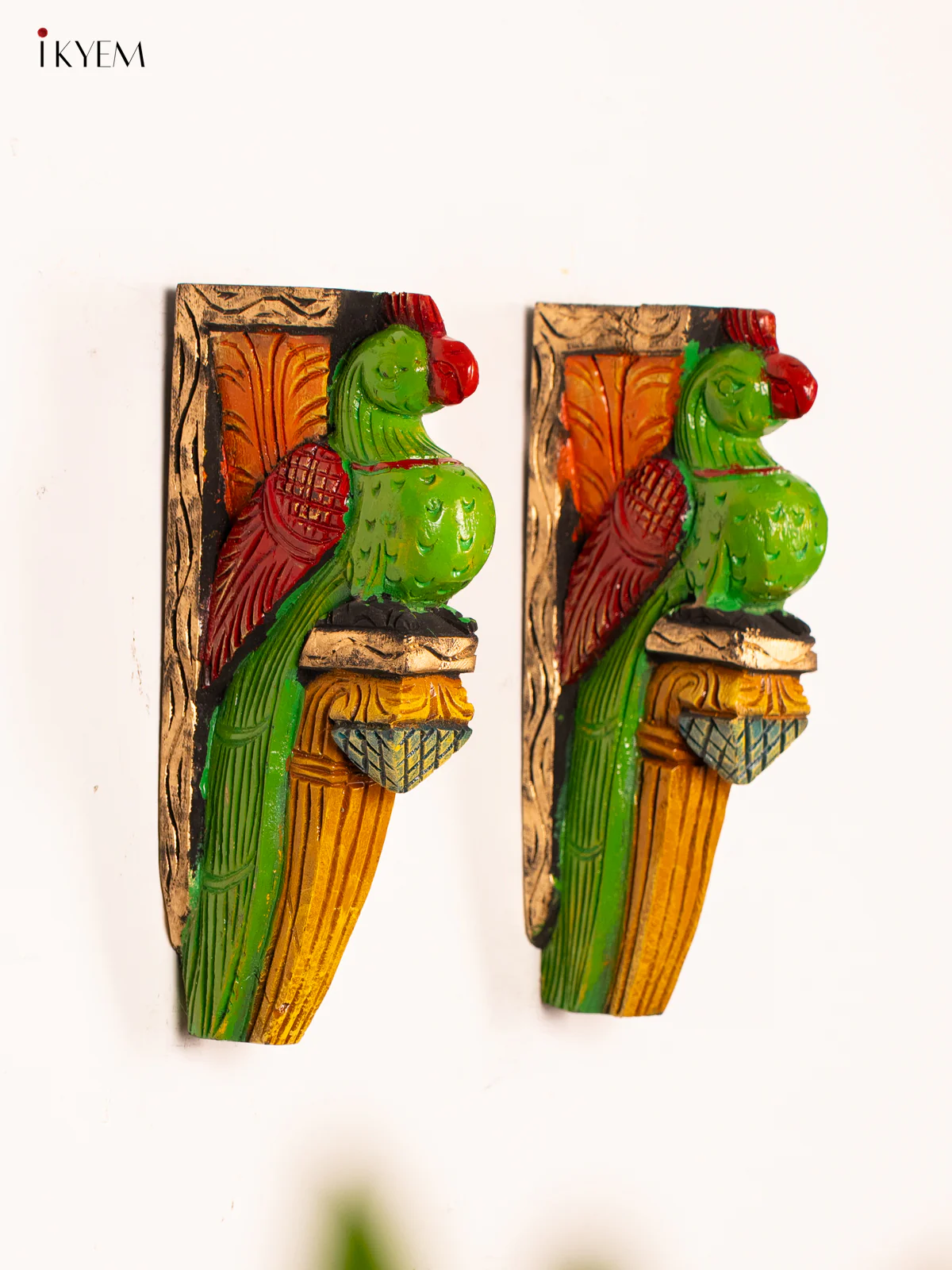 Hand-Painted Wooden Parrot Wall Bracket - 12 Inch - KN01171