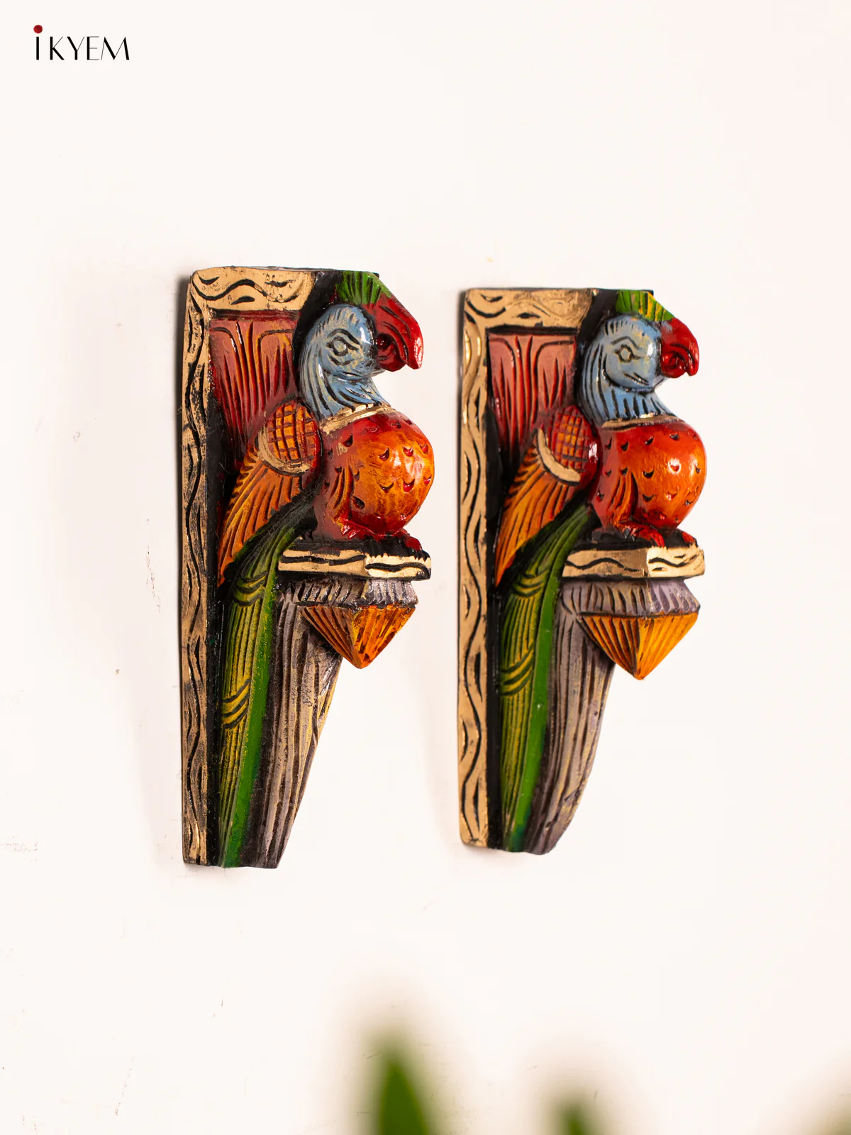 Hand-Painted Wooden Parrot Wall Bracket - 12 Inch - KN01178