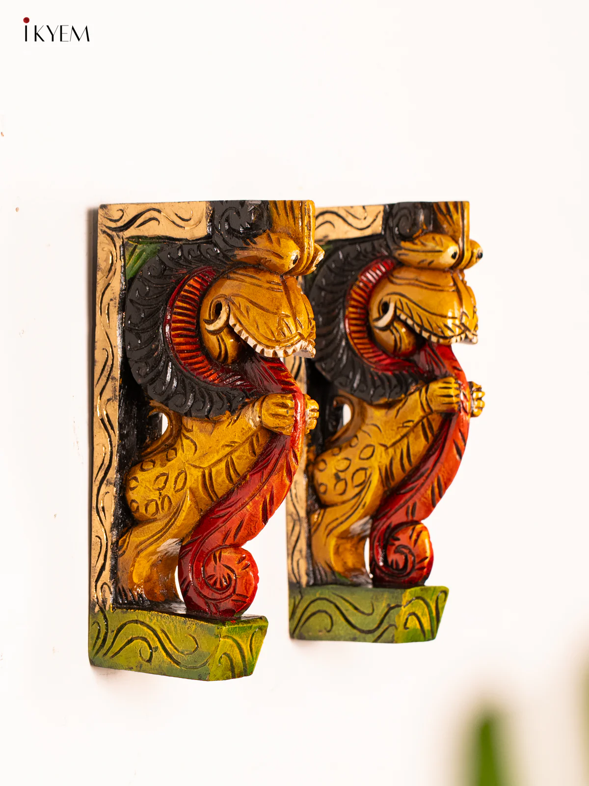 Hand-Painted Wooden Yazhi Wall Bracket - 12 Inch - KN01188