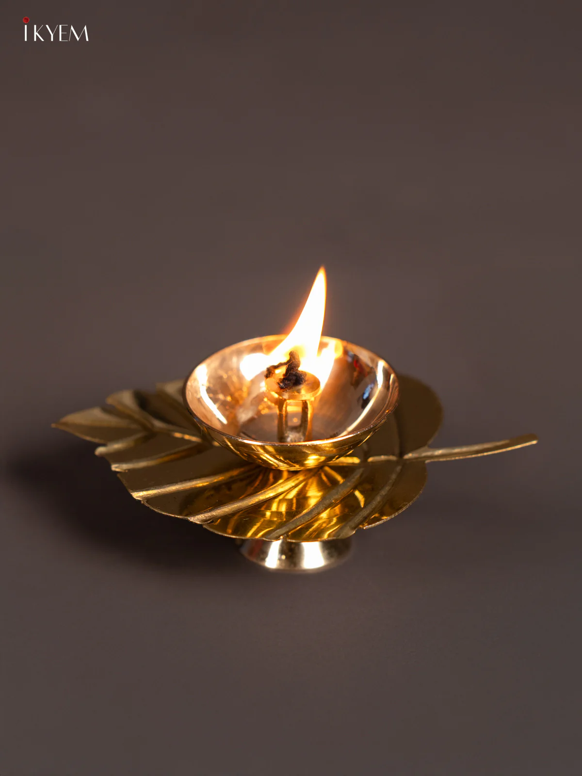 Brass Leaf Diya - 1.5 Inch - KN03124 - Image 2