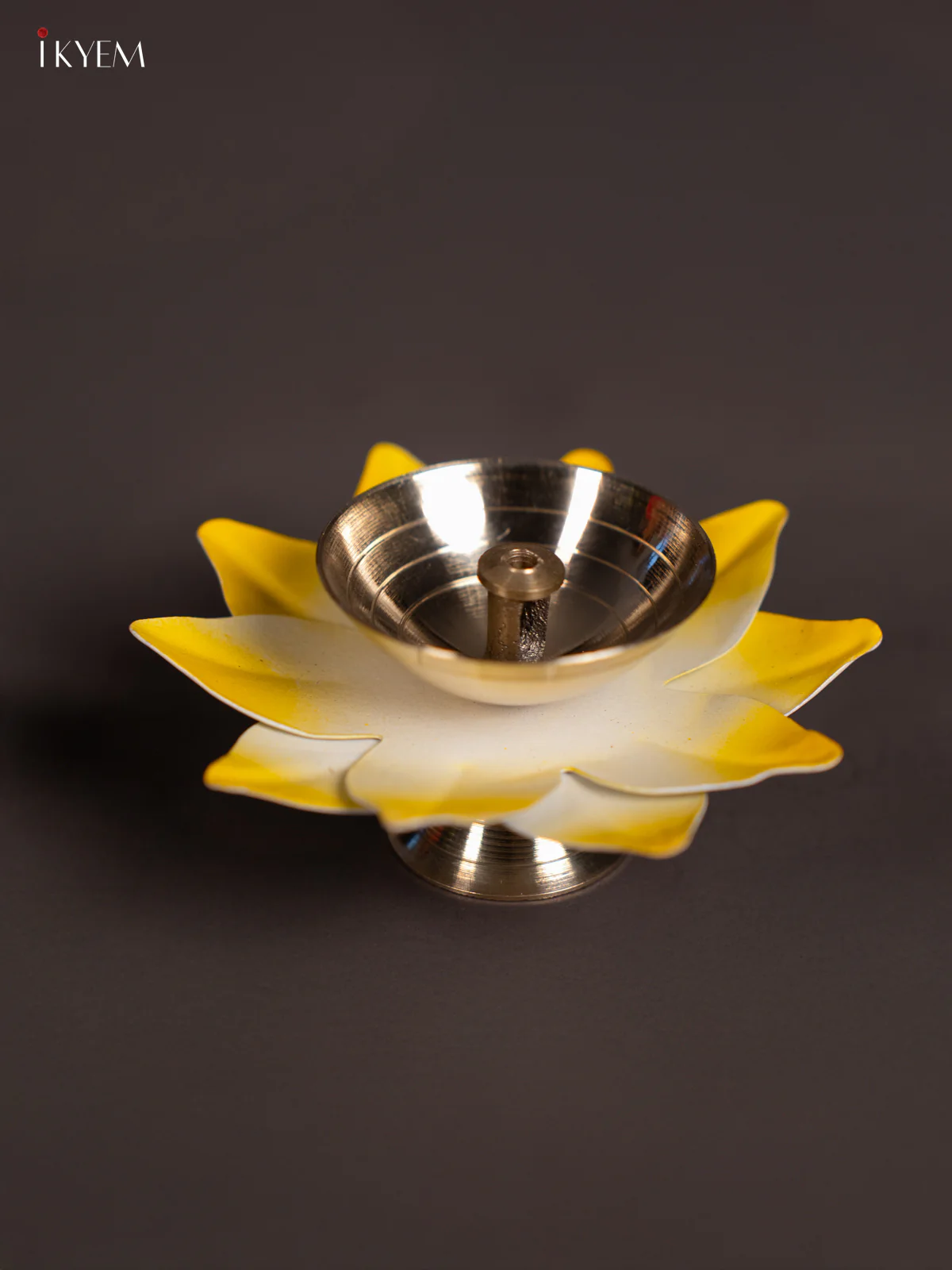 Yellow Brass Lotus Diya - 3 Inch - KN04117 - Image 2