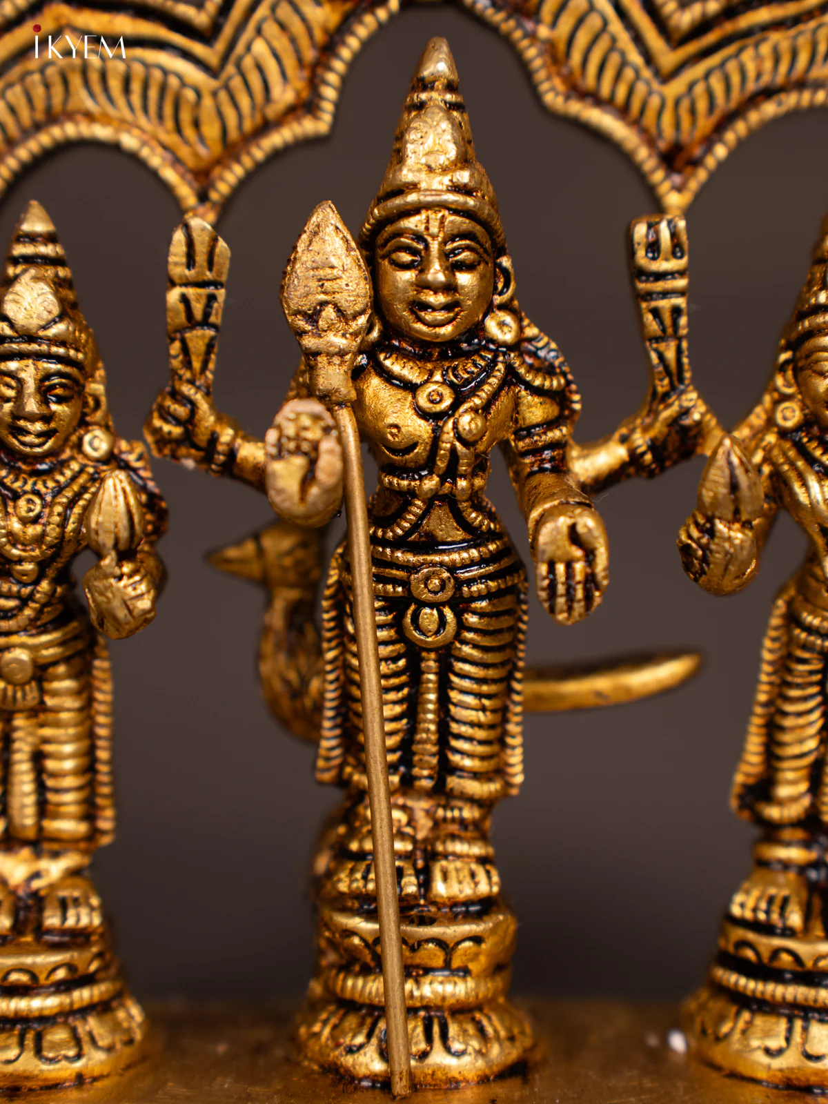 Brass Murugan Valli Deivanai Idol - 5.5 Inch - KN04131 - Image 2