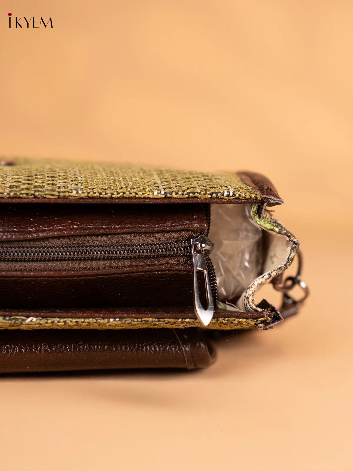 Geometric Diamond Printed Flap Jacquard Sling Bag - Green - KN05136 - Image 3