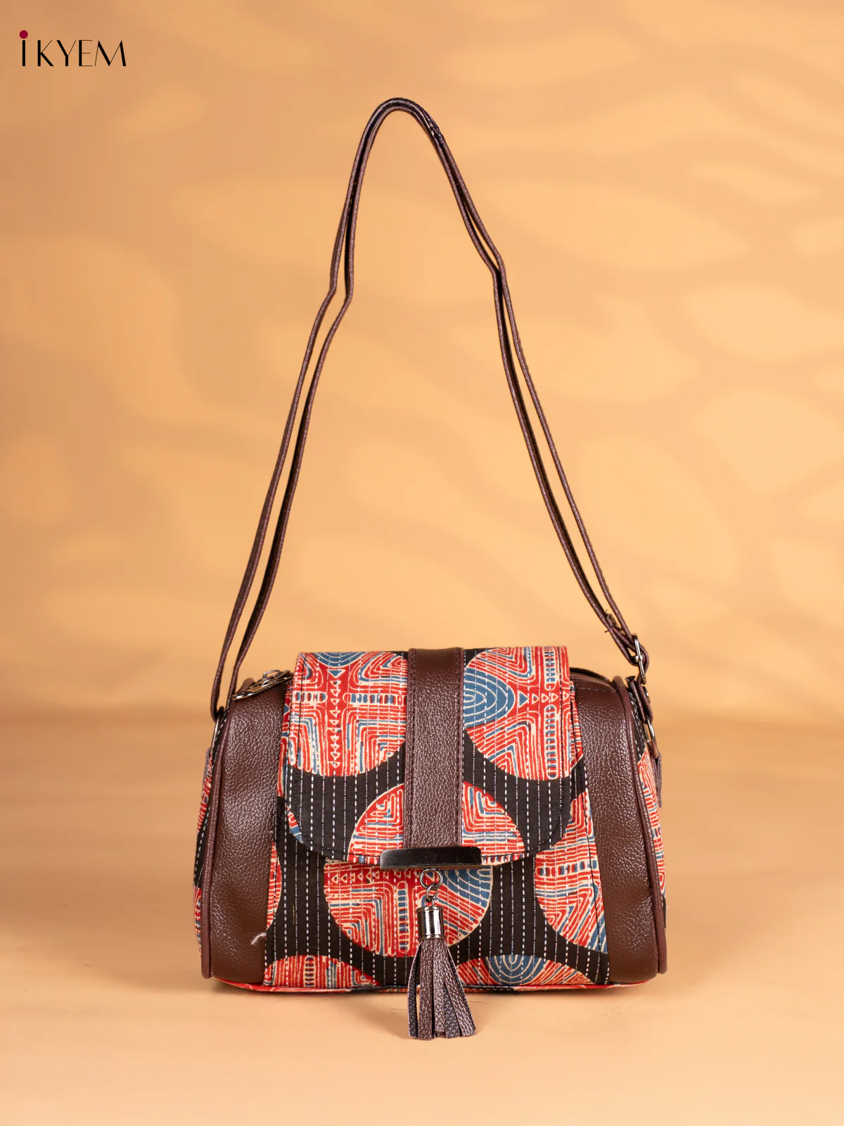 Printed Flap Sling Bag - Black & Red - KN05140