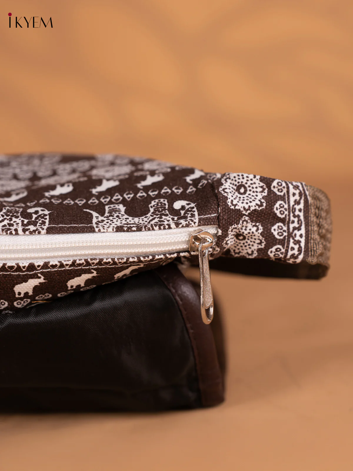 Elephant Design Crossbody Bag - Brown - KN05165 - Image 3