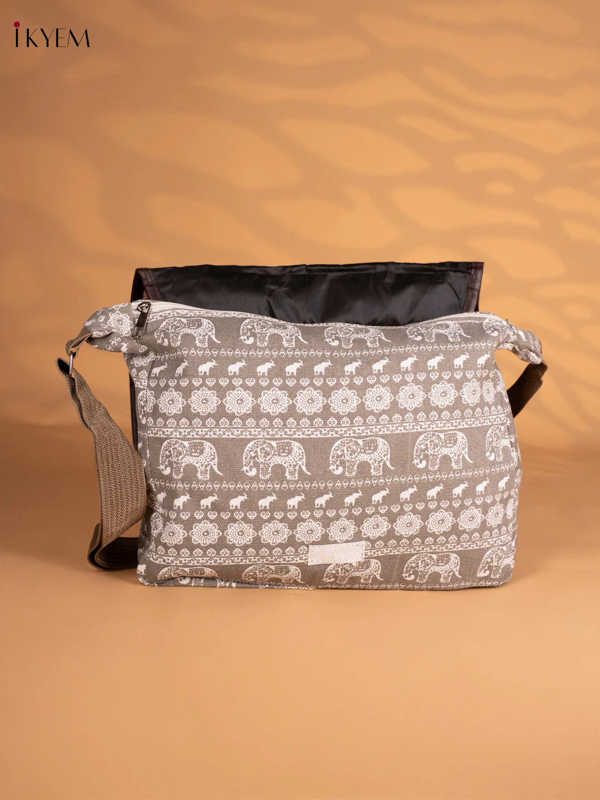 Elephant Design Crossbody Bag - Grey - KN05175 - Image 2