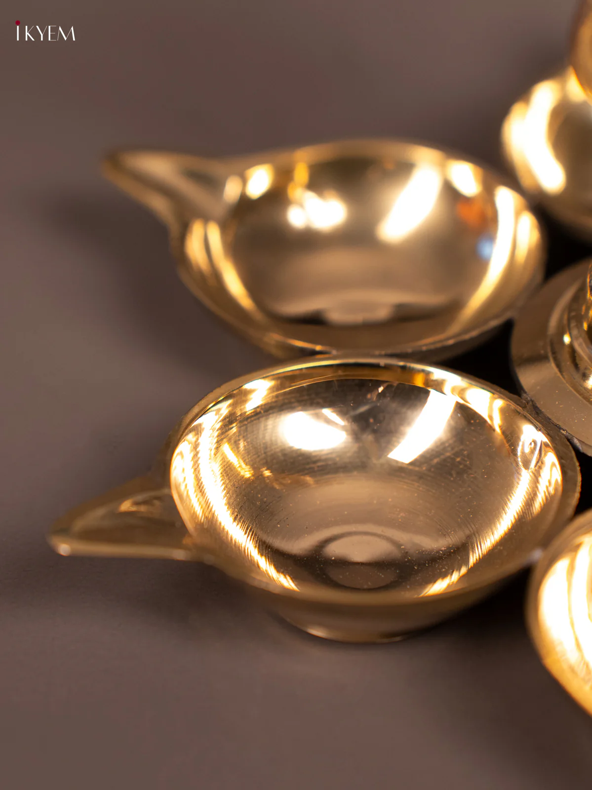 Brass Om Vel 6-Face Diya - 6.5 Inch - KN16128 - Image 3
