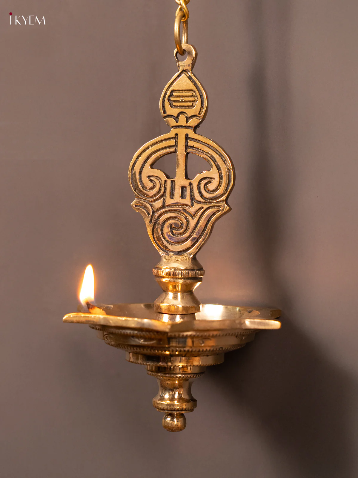 Brass 5 Face Om/Vel Diya With Wall hanging - KN27114 - Image 2