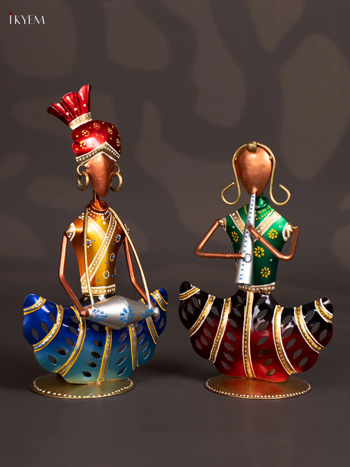 METAL PAINTED TEA LIGHT LADY / SARDAR (S / 2) COLOUR - KN29149 - Image 2