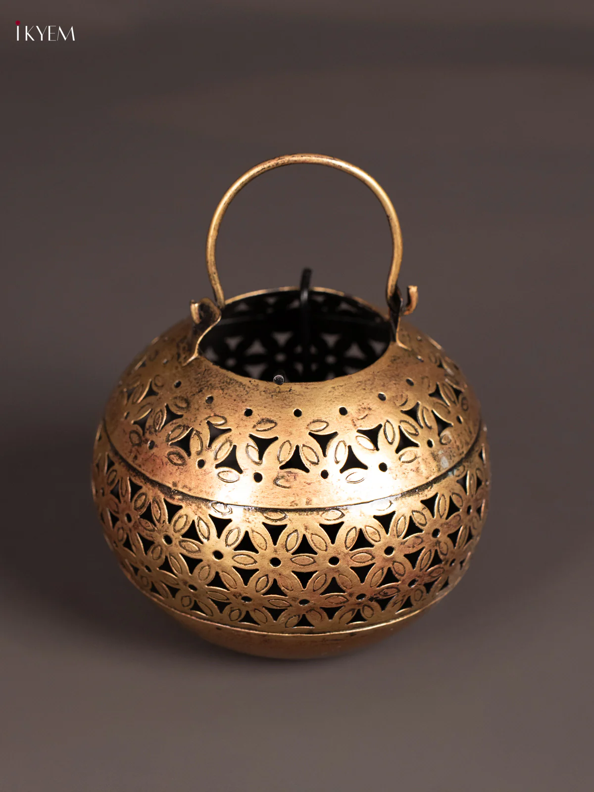 METAL PAINTED TEA LIGHT ROUND POT SMALL - KN29170