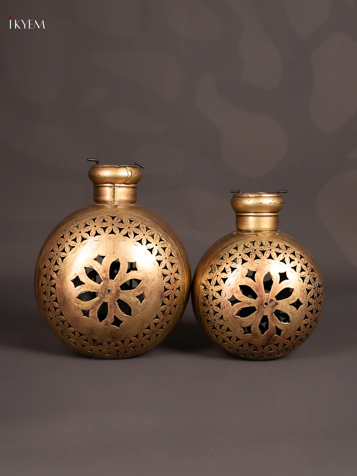 METAL PAINTED KURIA TEA LIGHT - SET OF 2 - KN29175