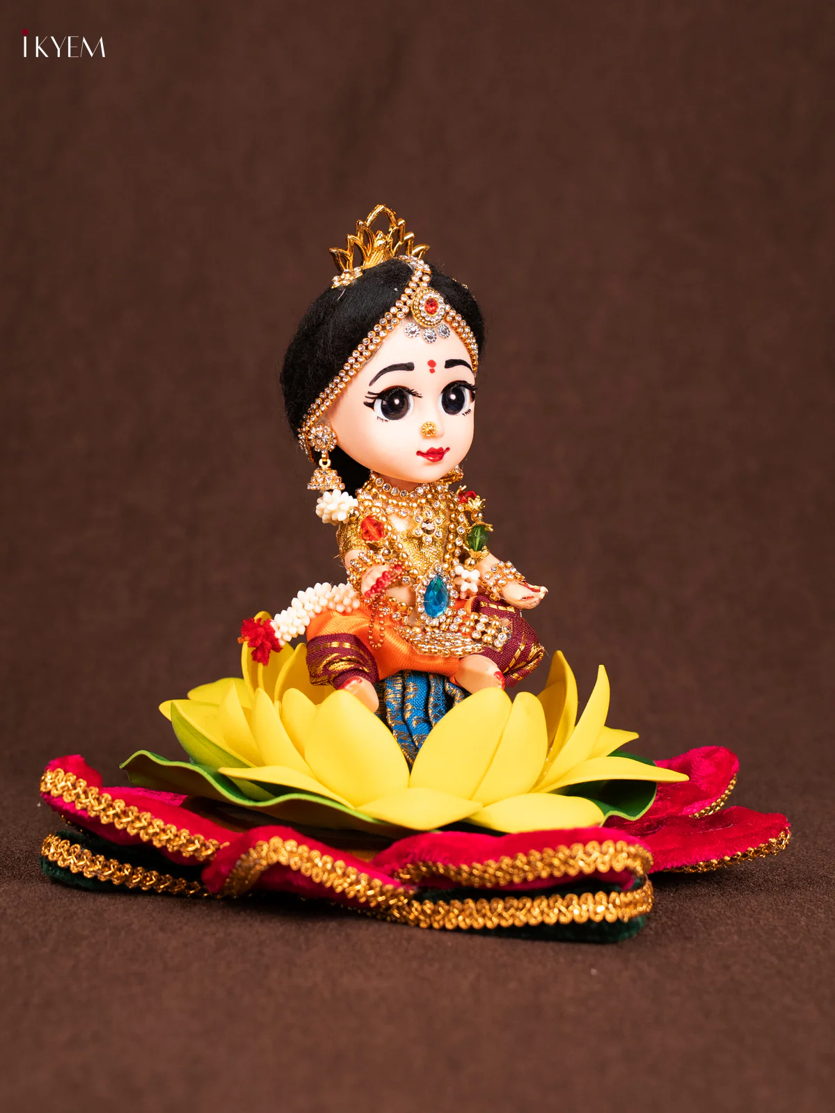 Shri Tripurasundari Devi Doll in lotus base -Seer Varisai- Orange - KN31255 - Image 4
