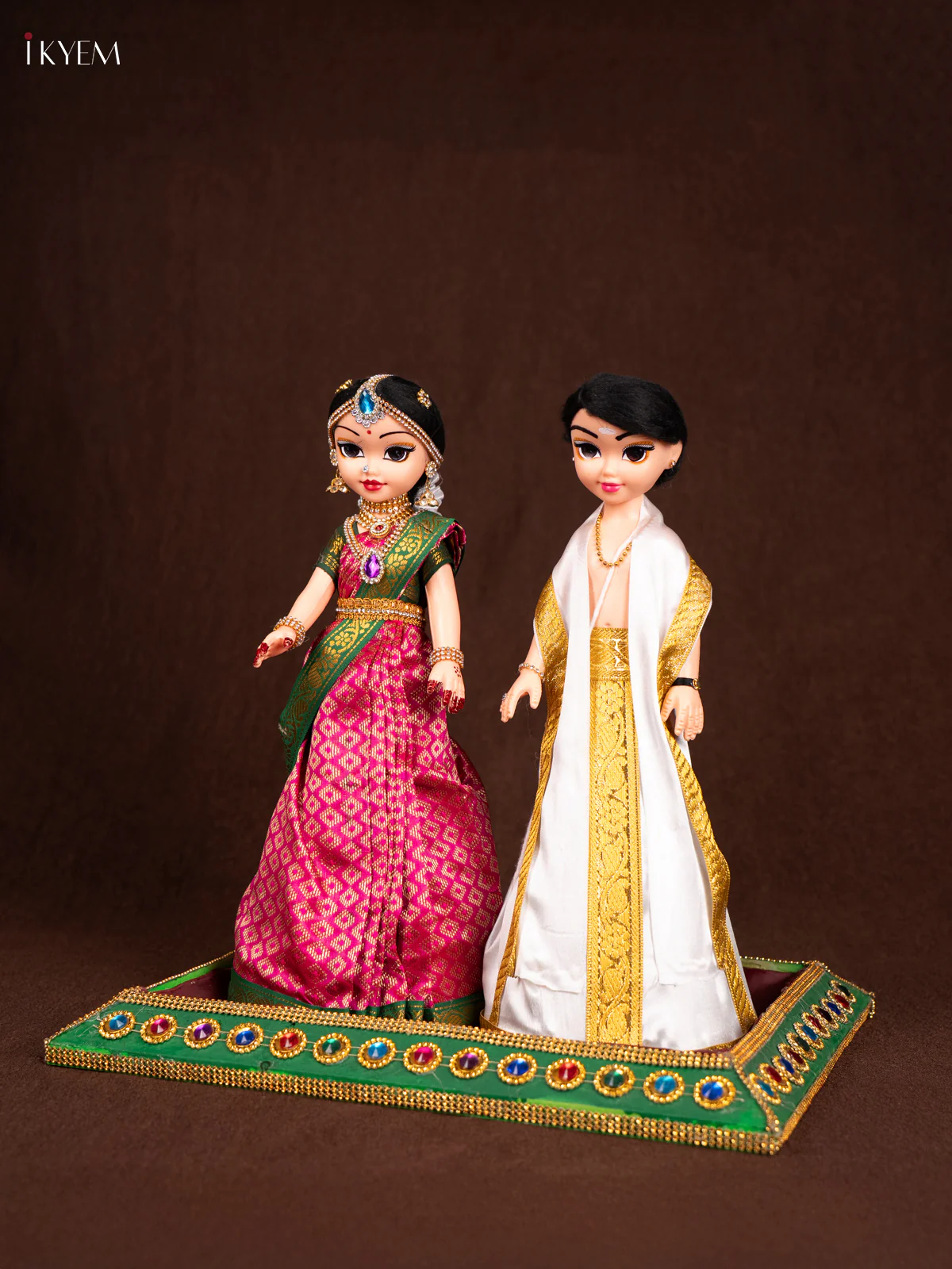 Paruppu Thengai koodu with Wooden tray -Seer Varisai- Pink with Green - Image 2