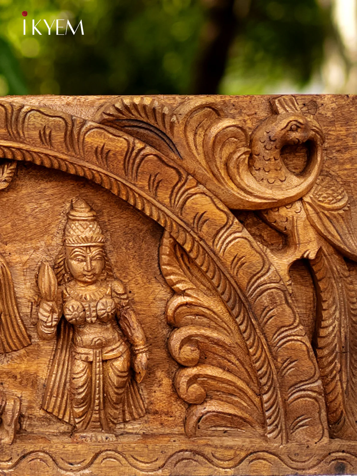 Hand Carved Wooden Wall Panel Of Lord Krishna with Bhama & Rukmani - 4GJ09020 - Image 4