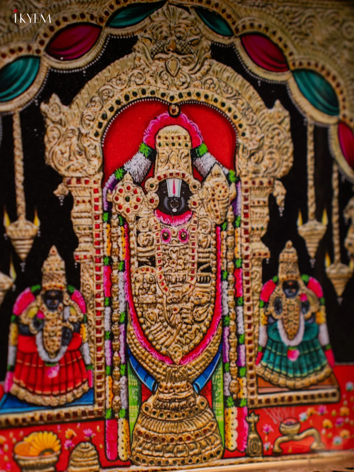 Divine Lord Balaji With Sridevi & Bhudevi Printed Metal Tray - KF24208 - Image 4