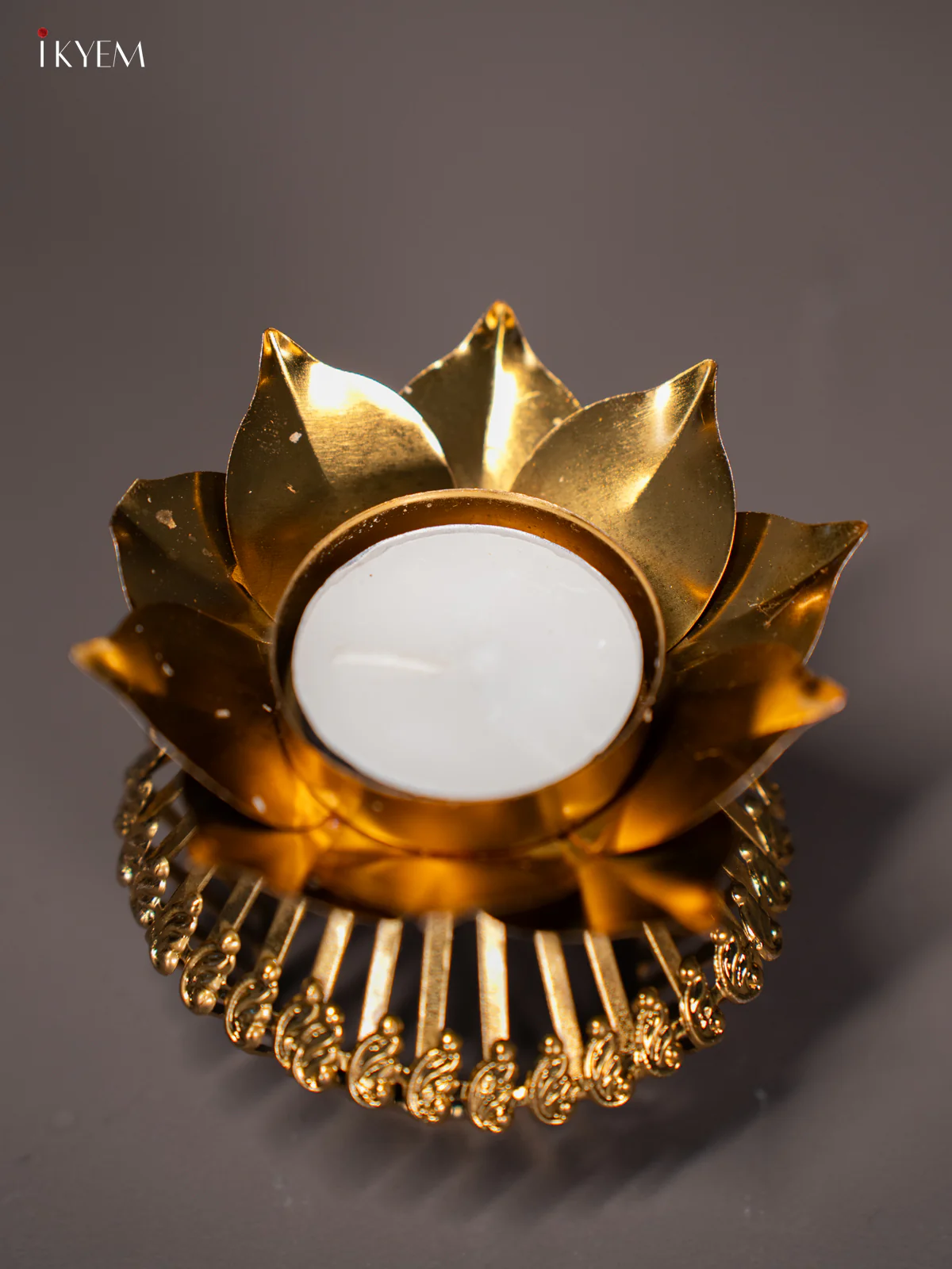 Pretty Lotus Shaped T Light candle Holder (3 Inches) - KI14115 - Image 3