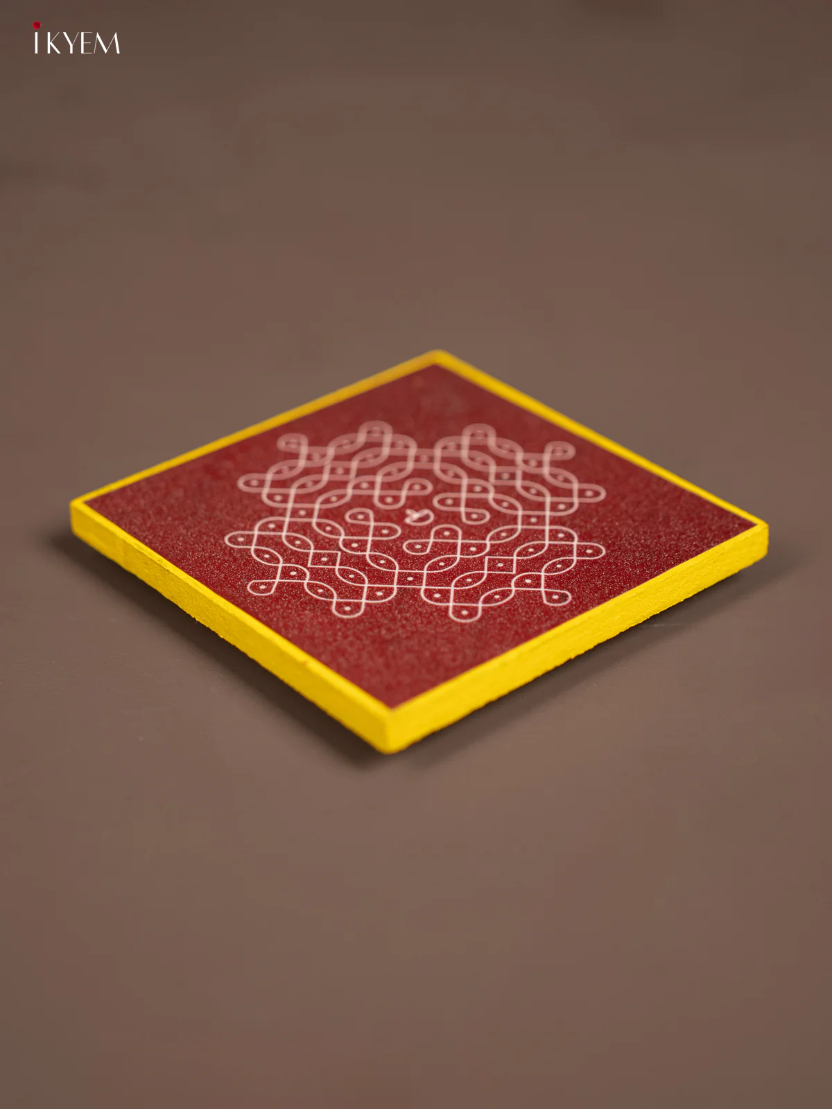 Maroon & Yellow Wooden Kolam Manai - KE29157 - Image 2