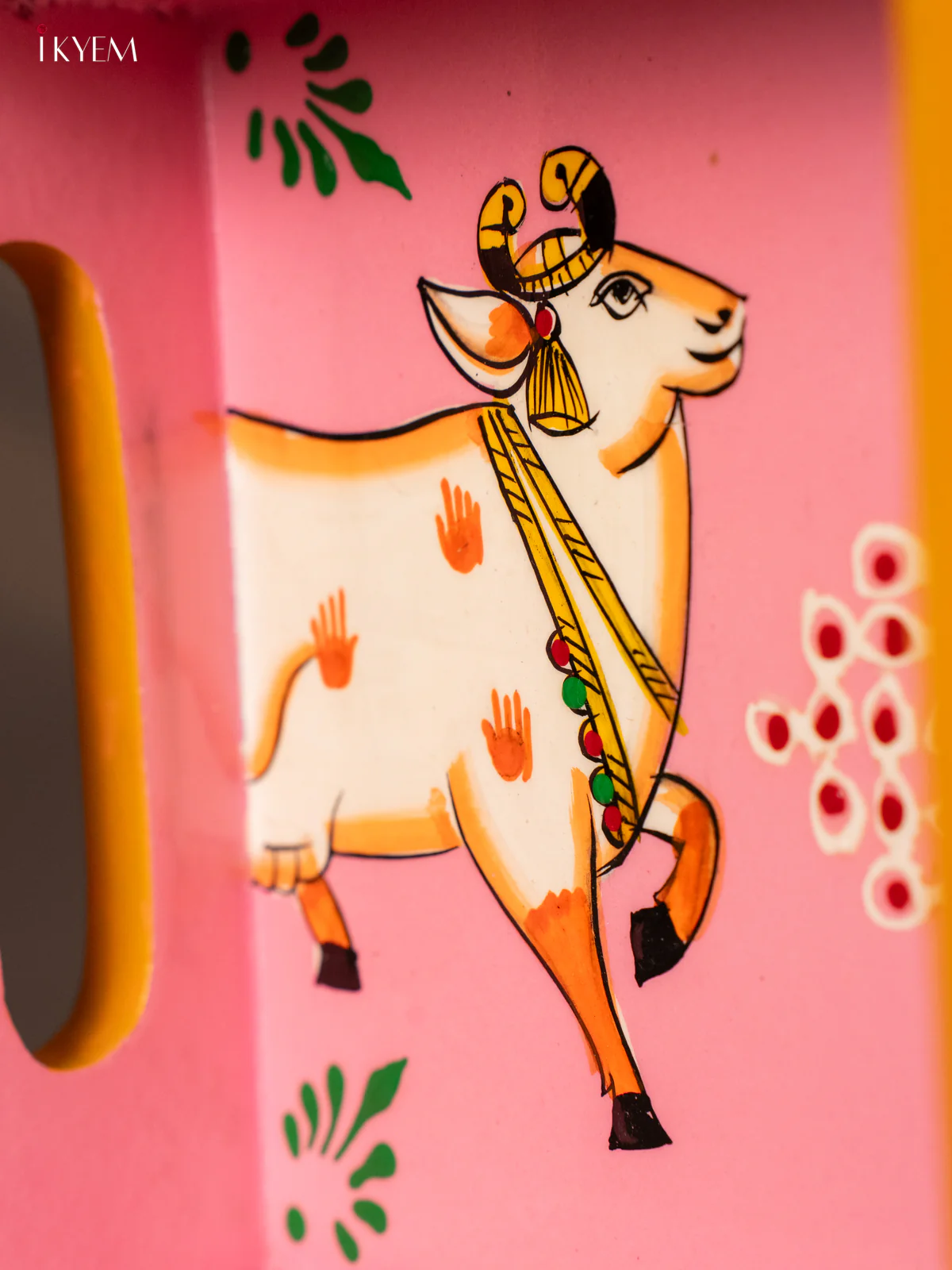 Graceful Pichwai Cow Hand painted Wooden Tray - (6x6) Inch - KG28132 - Image 4