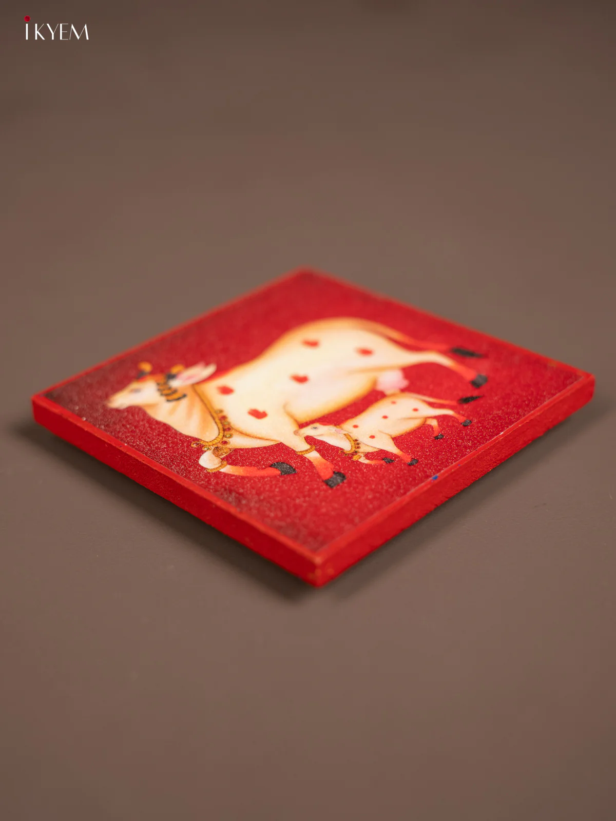 Red Wooden Manai with Pichwai Cow & Calf Design - KE29148 - Image 2