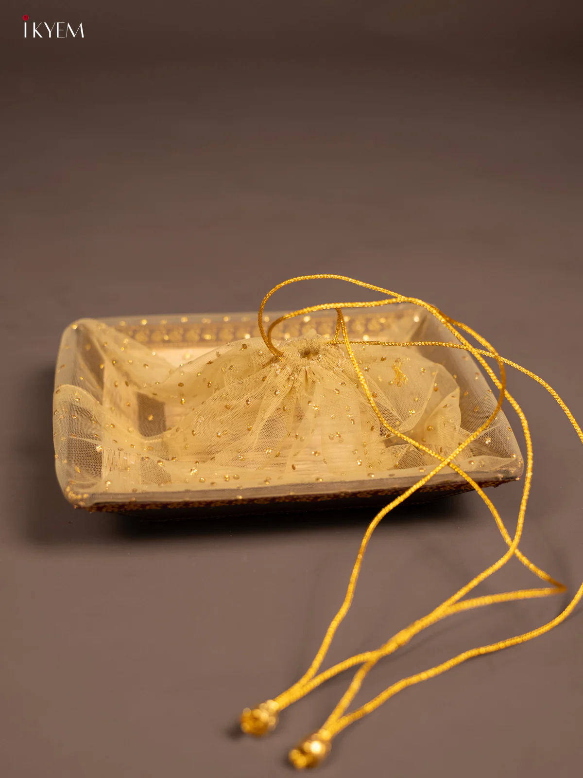 Sandal Korai tray with Potli - KE29173 - Image 3