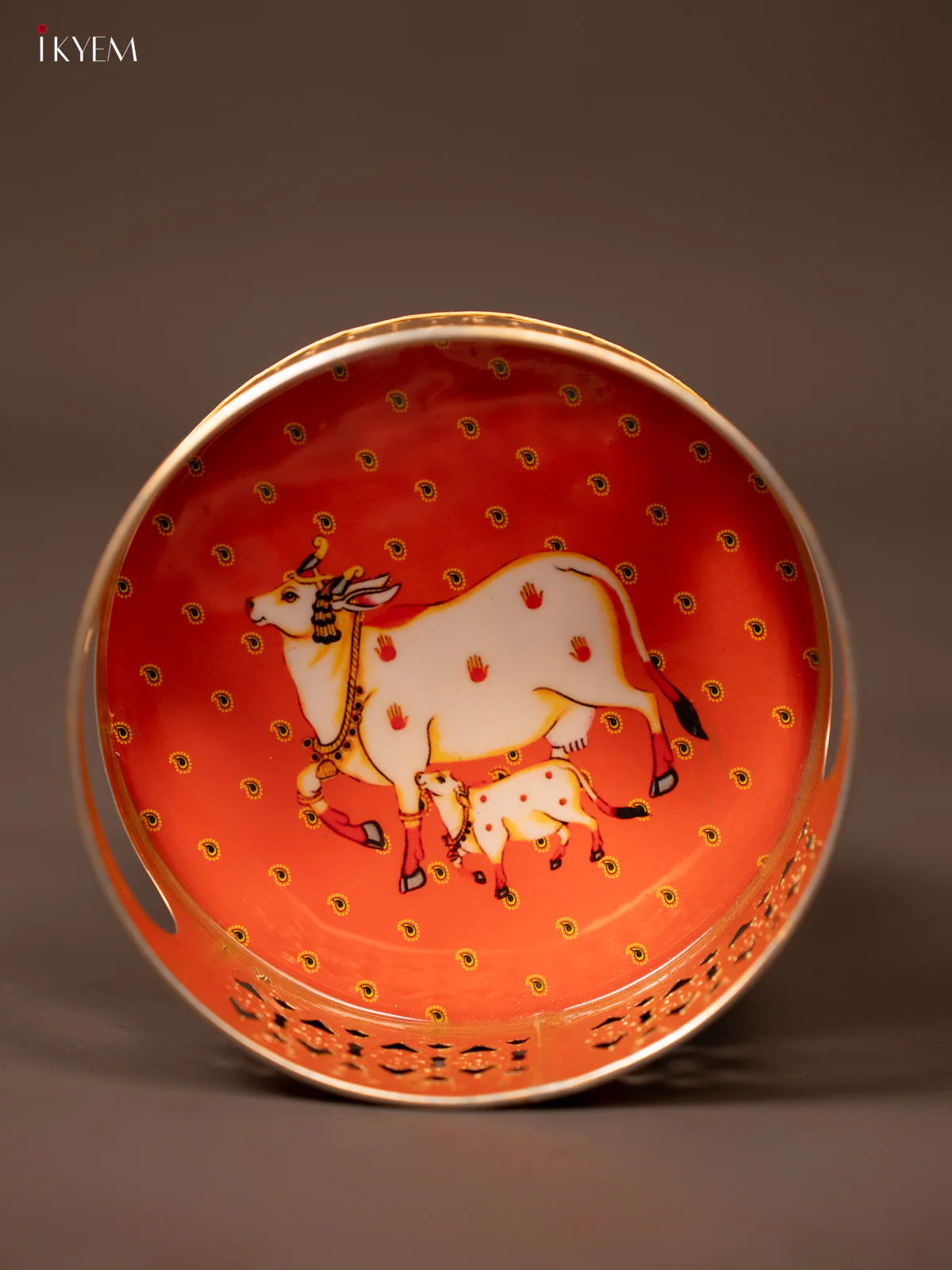 Senthur Yellow Pichwai Printed Round Metal Tray With Cow & Calf - KF19119