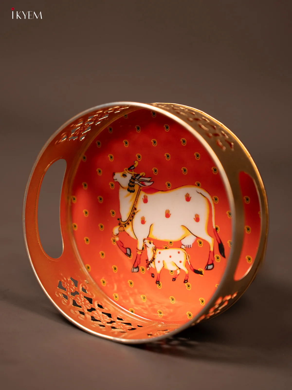 Senthur Yellow Pichwai Printed Round Metal Tray With Cow & Calf - KF19119 - Image 2