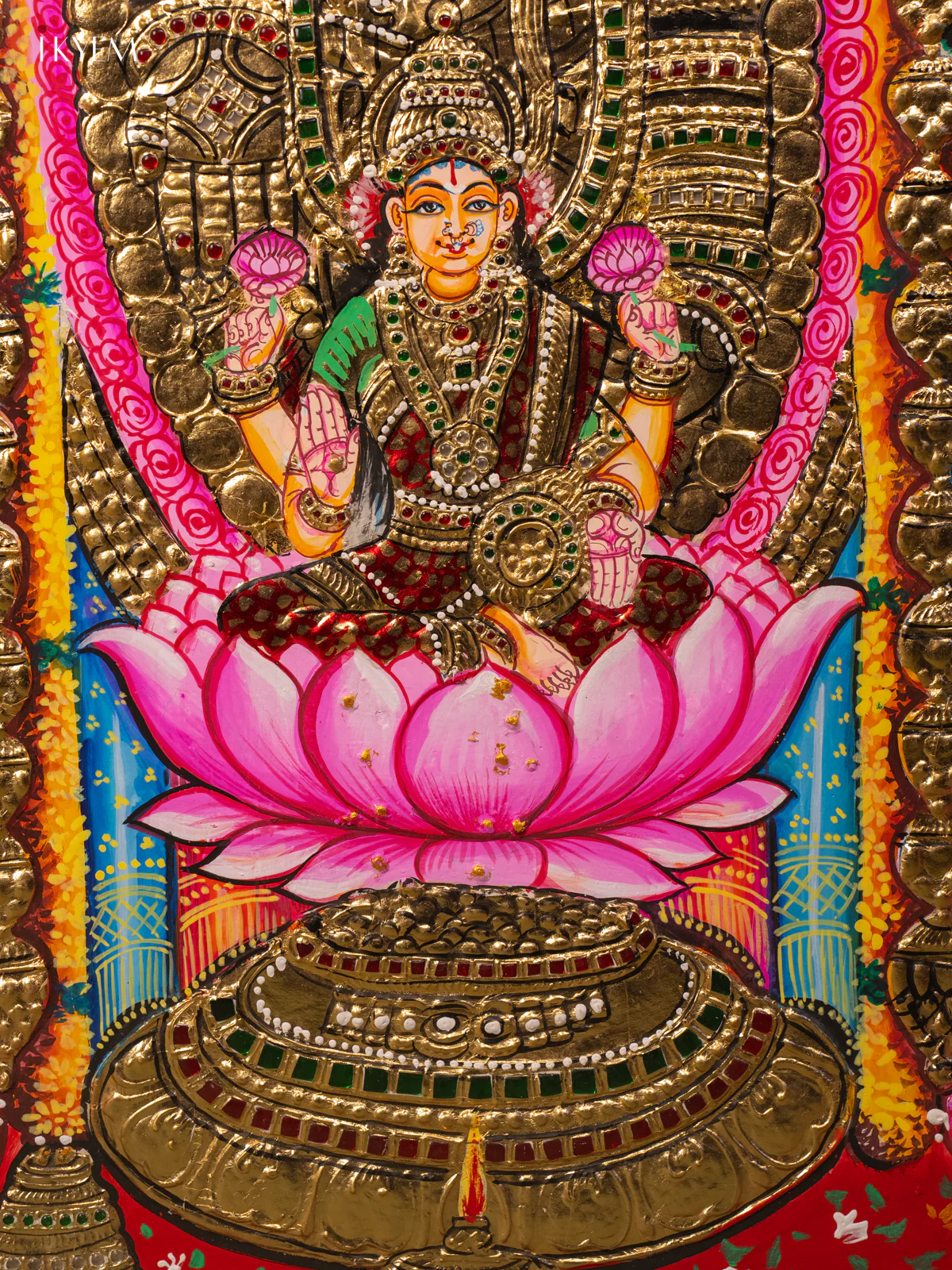 Lord Balaji & Goddess Lakshmi Tanjore Painting in Teakwood Frame - KB01162 - Image 3